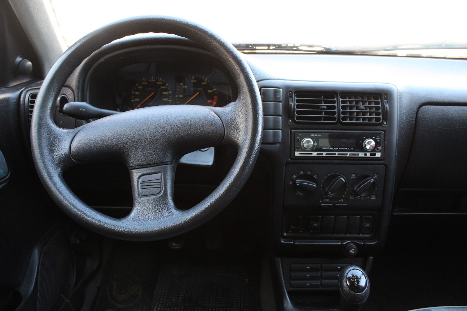 Foto 13 de SEAT CORDOBA 1997 en venta en CSV Motor VALDEFUENTES