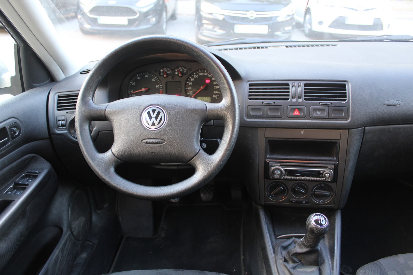 Foto 10 de VOLKSWAGEN BORA 1999 en venta en CSV Motor VALDEFUENTES