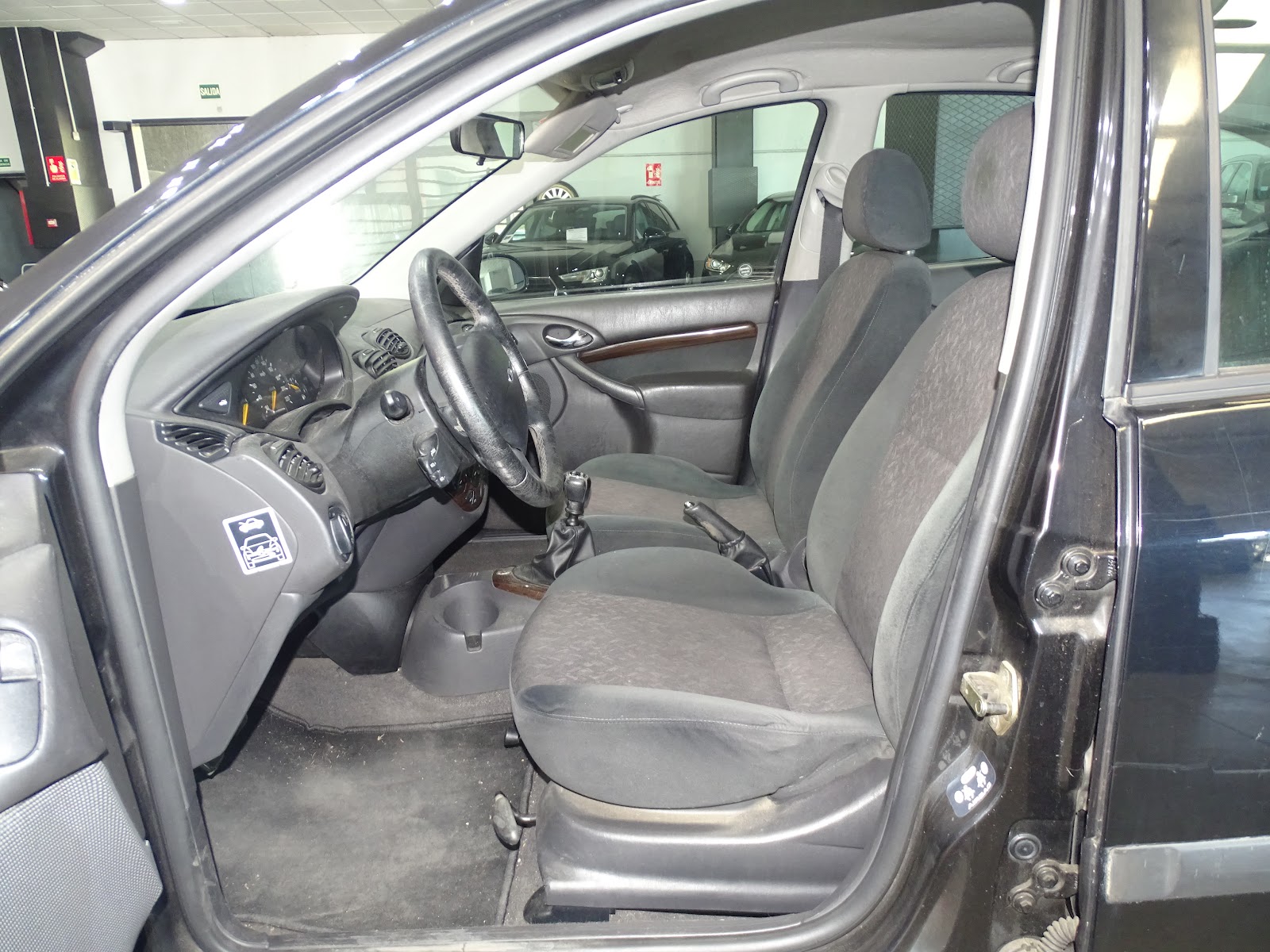 Foto 8 de FORD FOCUS 1999 en venta en CSV Motor