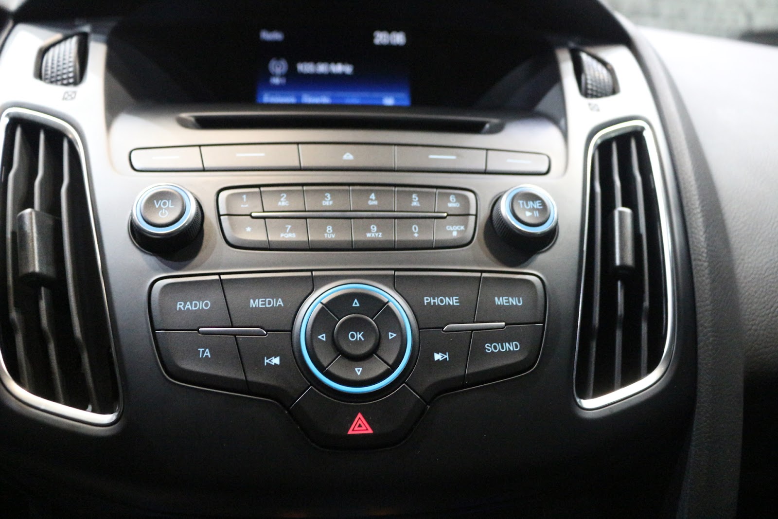 Foto 6 de FORD FOCUS 2020 en venta en CSV Motor VALDEFUENTES