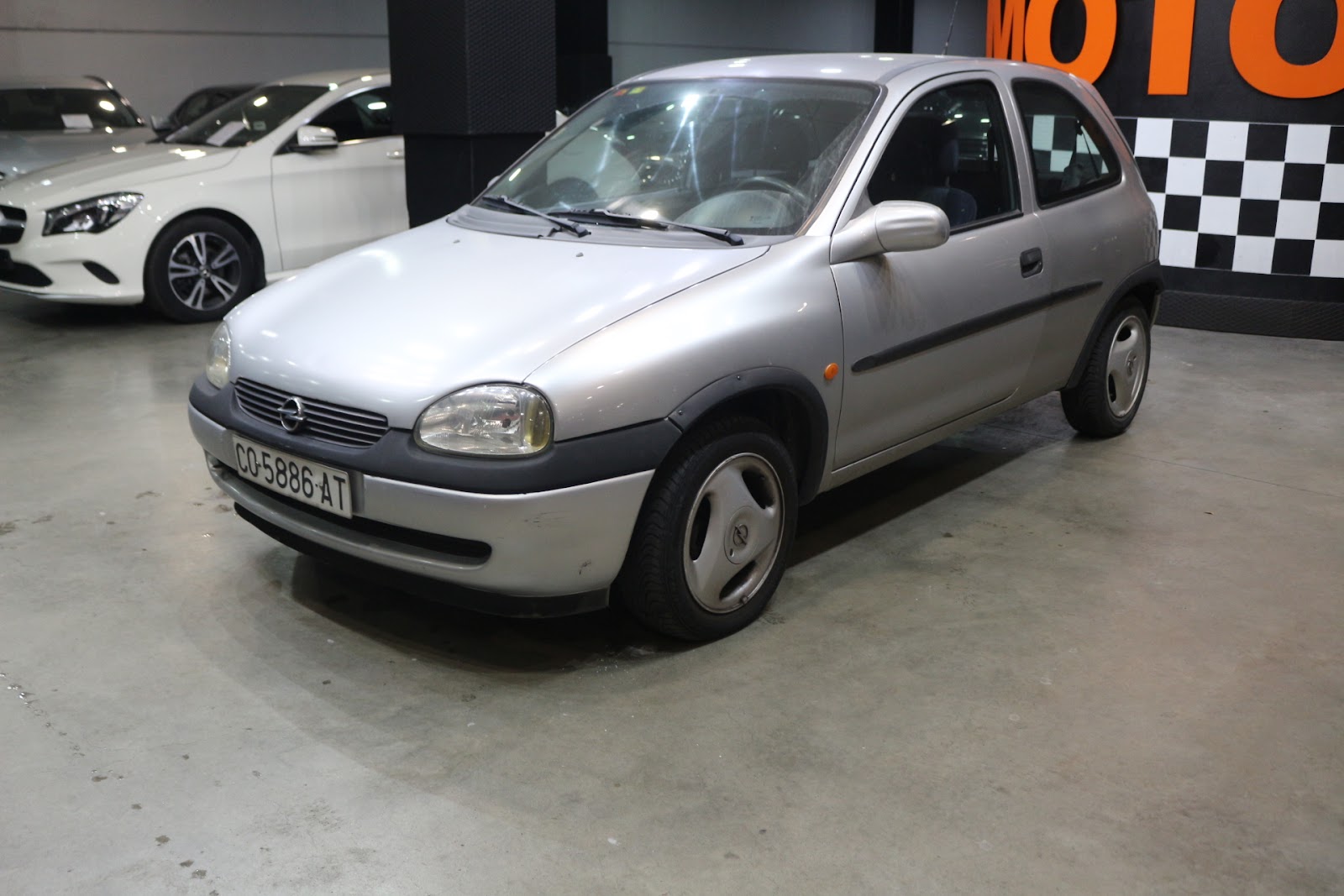 Foto 2 de OPEL CORSA 1988 en venta en CSV Motor VALDEFUENTES