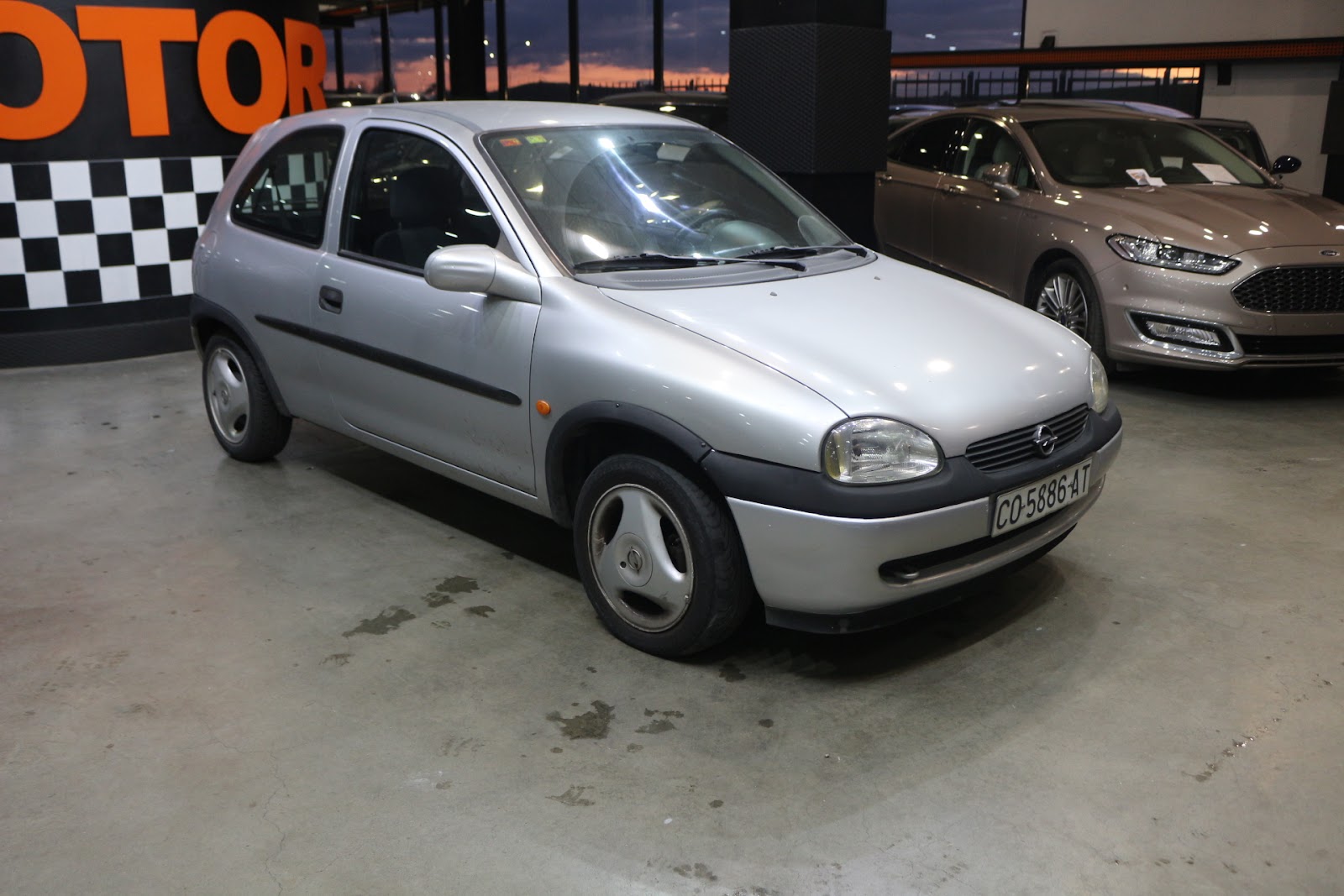 Foto 3 de OPEL CORSA 1988 en venta en CSV Motor VALDEFUENTES