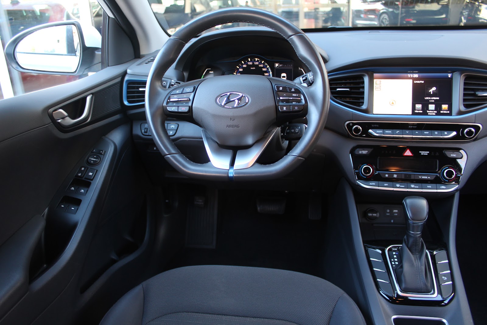 Foto 11 de HYUNDAI IONIQ 2019 en venta en CSV Motor VALDEFUENTES