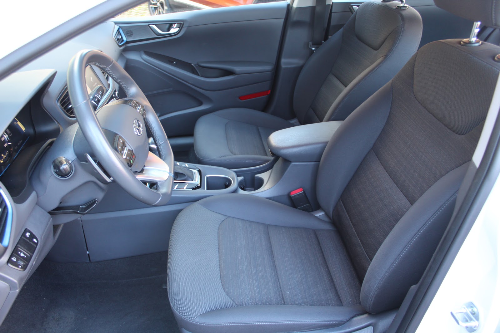 Foto 8 de HYUNDAI IONIQ 2019 en venta en CSV Motor VALDEFUENTES