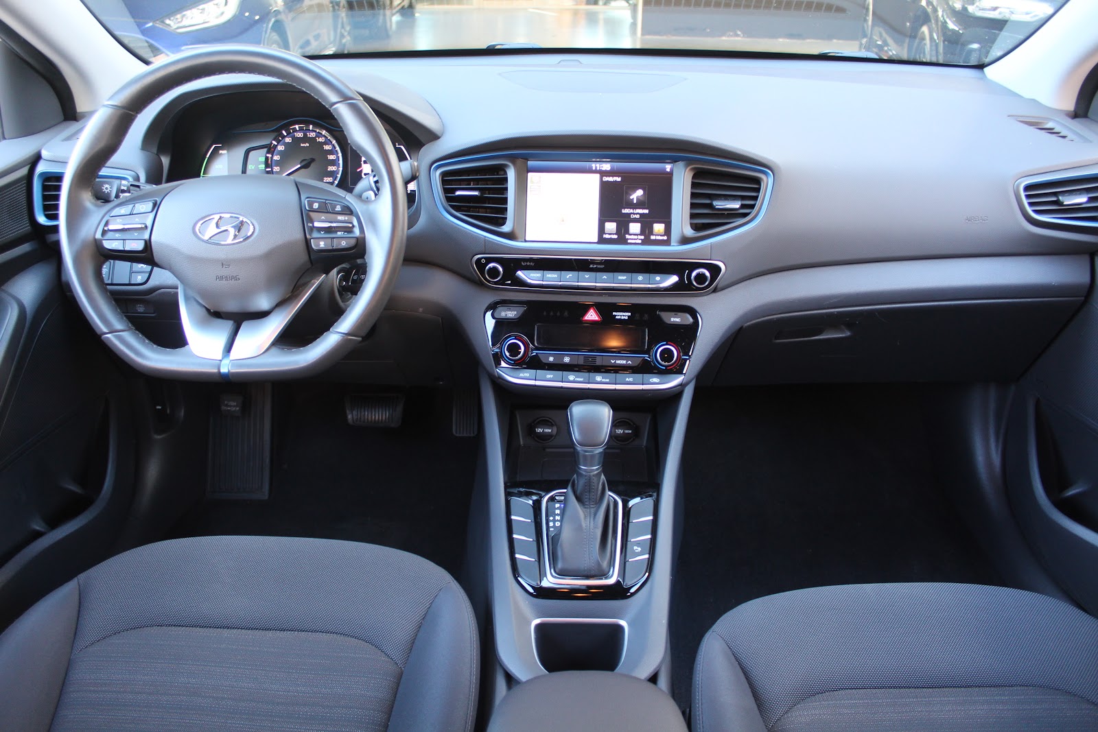 Foto 10 de HYUNDAI IONIQ 2019 en venta en CSV Motor VALDEFUENTES