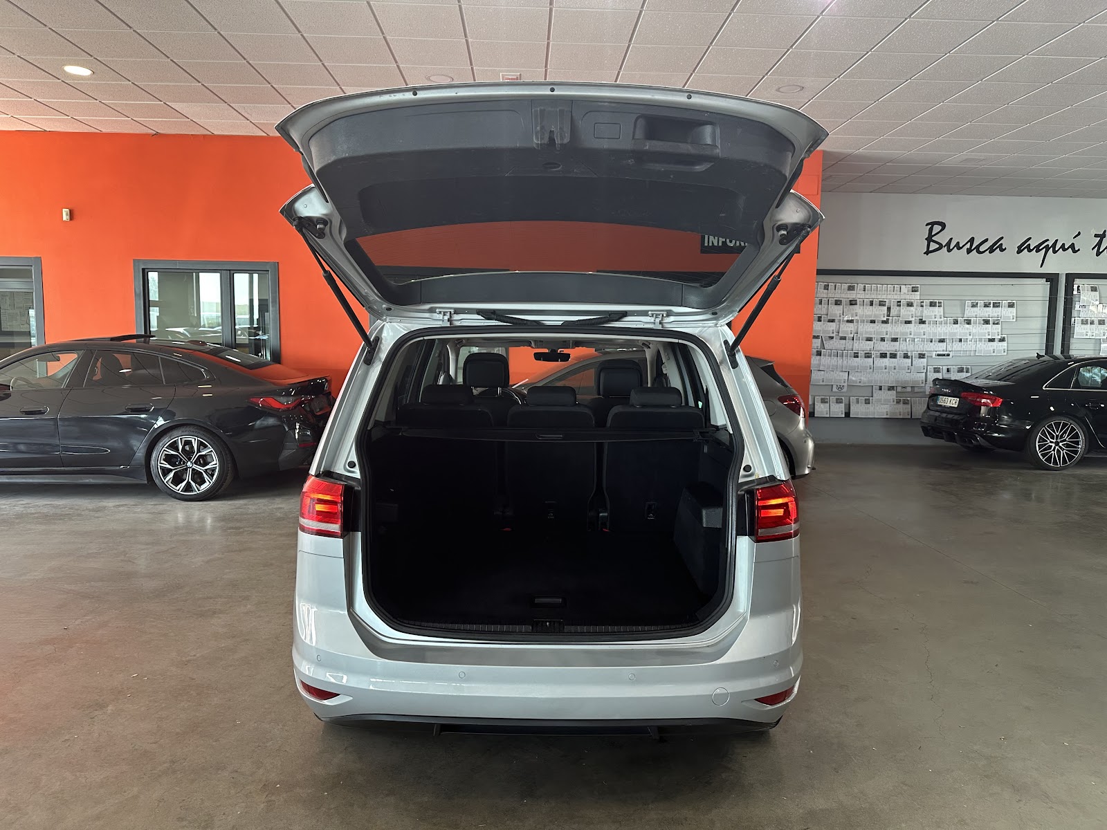 Foto 8 de VOLKSWAGEN TOURAN 2019 en venta en CSV Motor VALDEFUENTES
