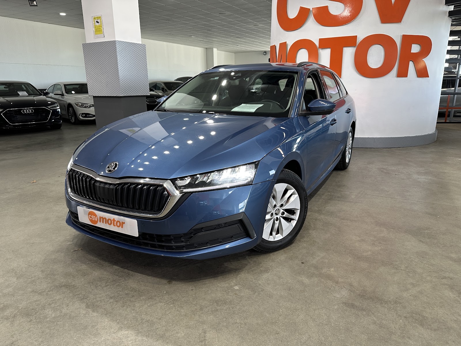 Foto 6 de Škoda Octavia 2021 en venta en CSV Motor SEVILLA · color Azul Metalizado