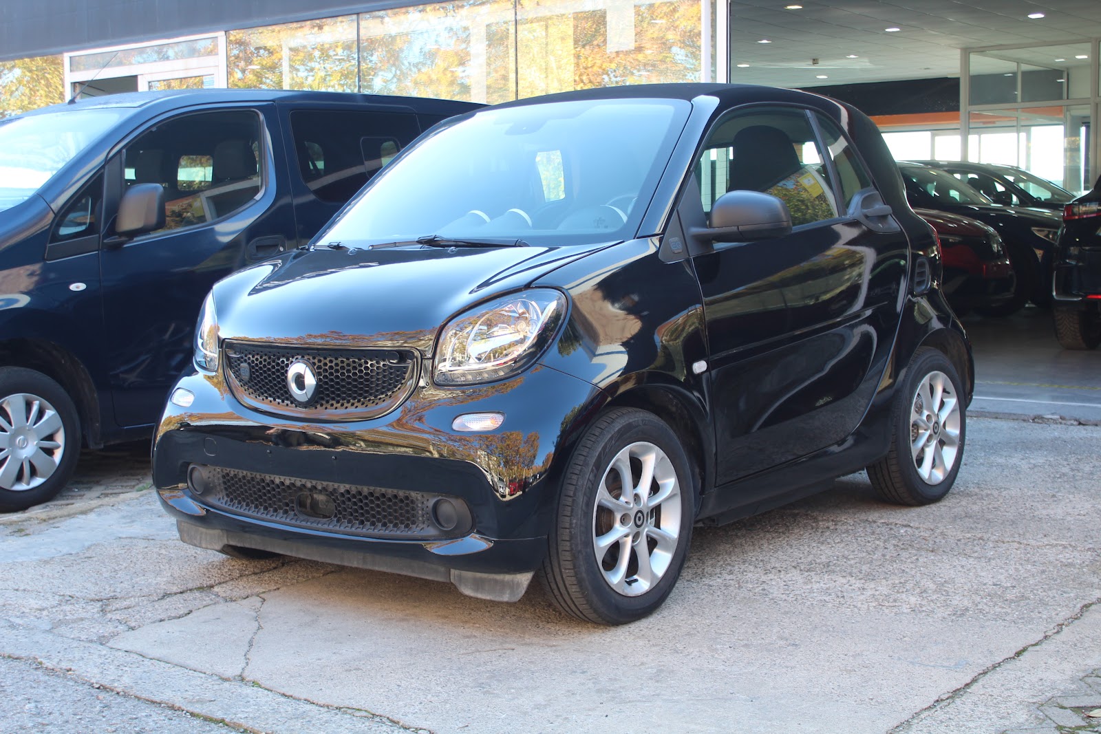 Foto 2 de SMART FORTWO 2019 en venta en CSV Motor VALDEFUENTES