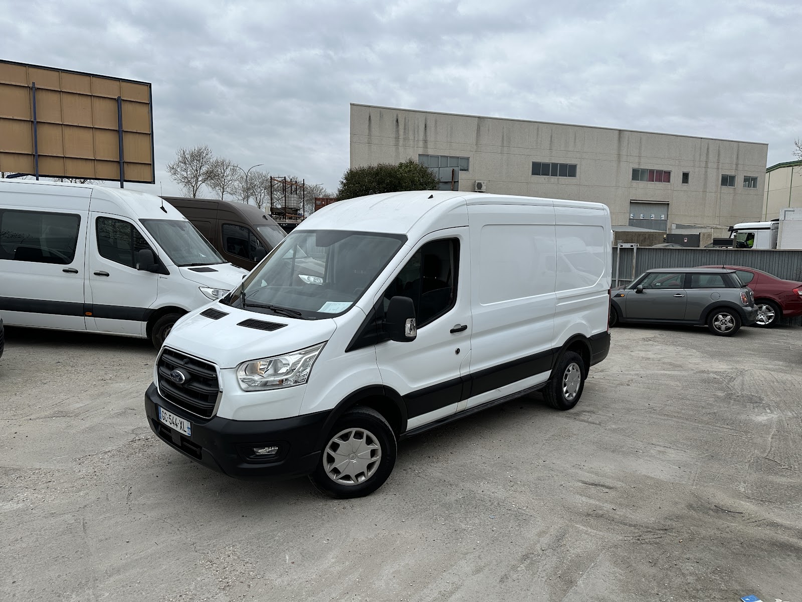Foto 12 de Ford Transit 2021 en venta en CSV Motor VALDEFUENTES · color Blanco
