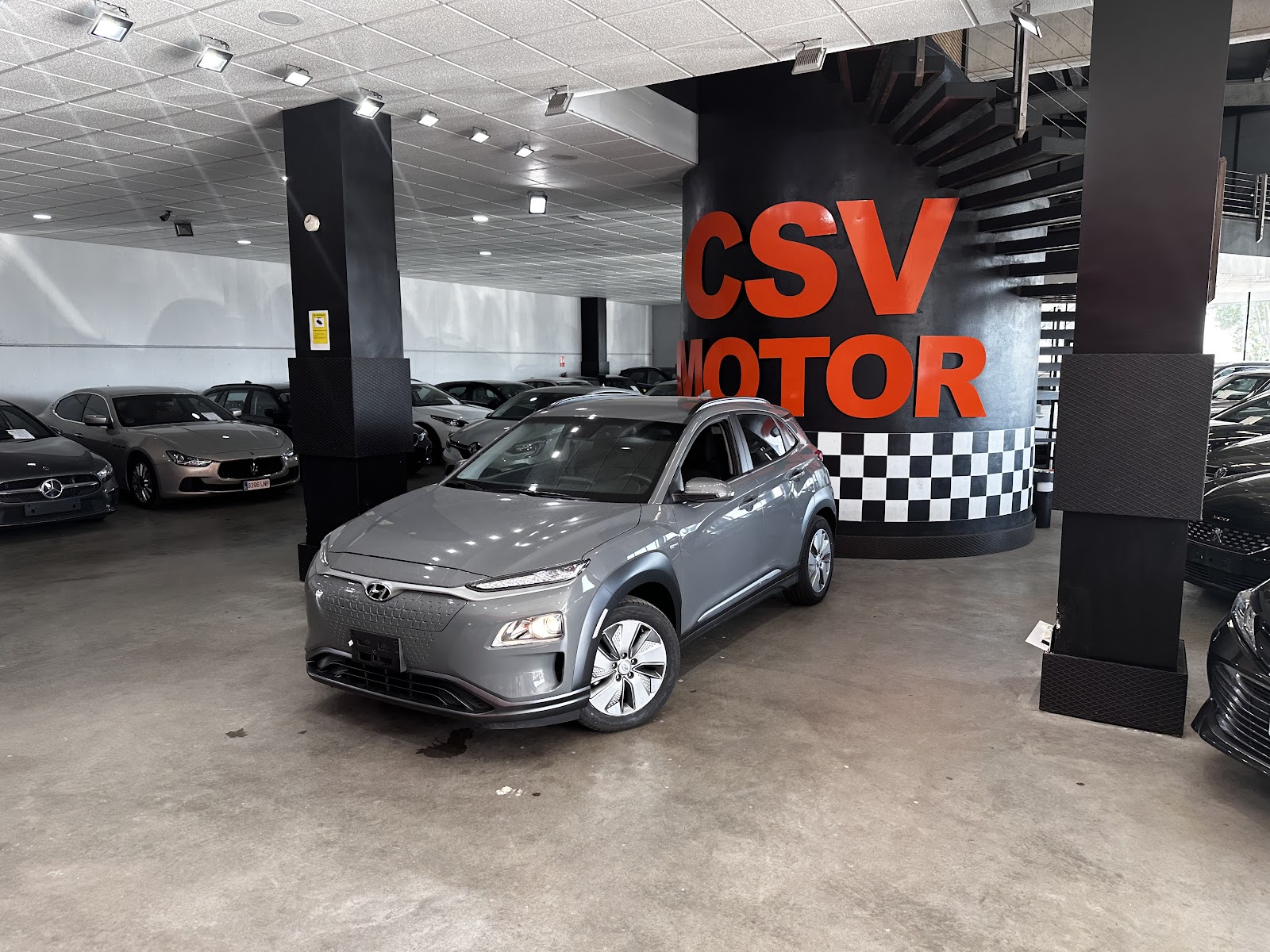 Foto 6 de Hyundai Kona 2020 en venta en CSV Motor VALDEFUENTES · color Gris Metalizado