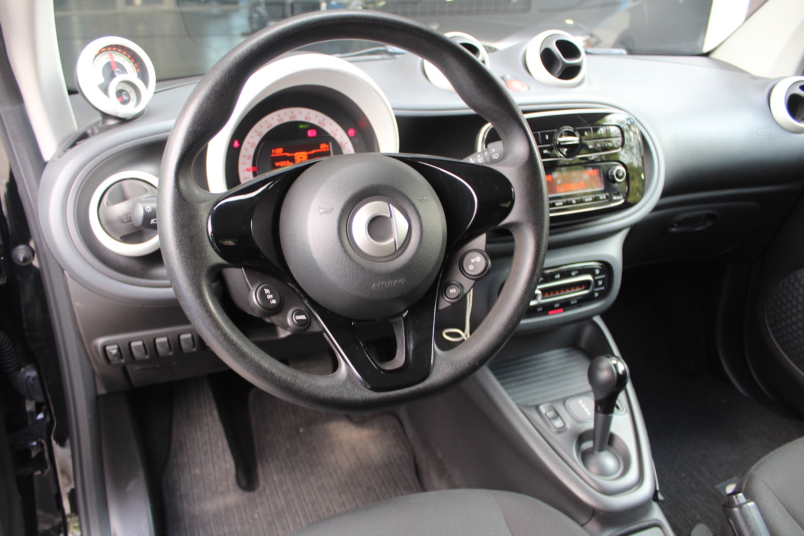 Foto 9 de SMART FORTWO 2020 en venta en CSV Motor VALDEFUENTES