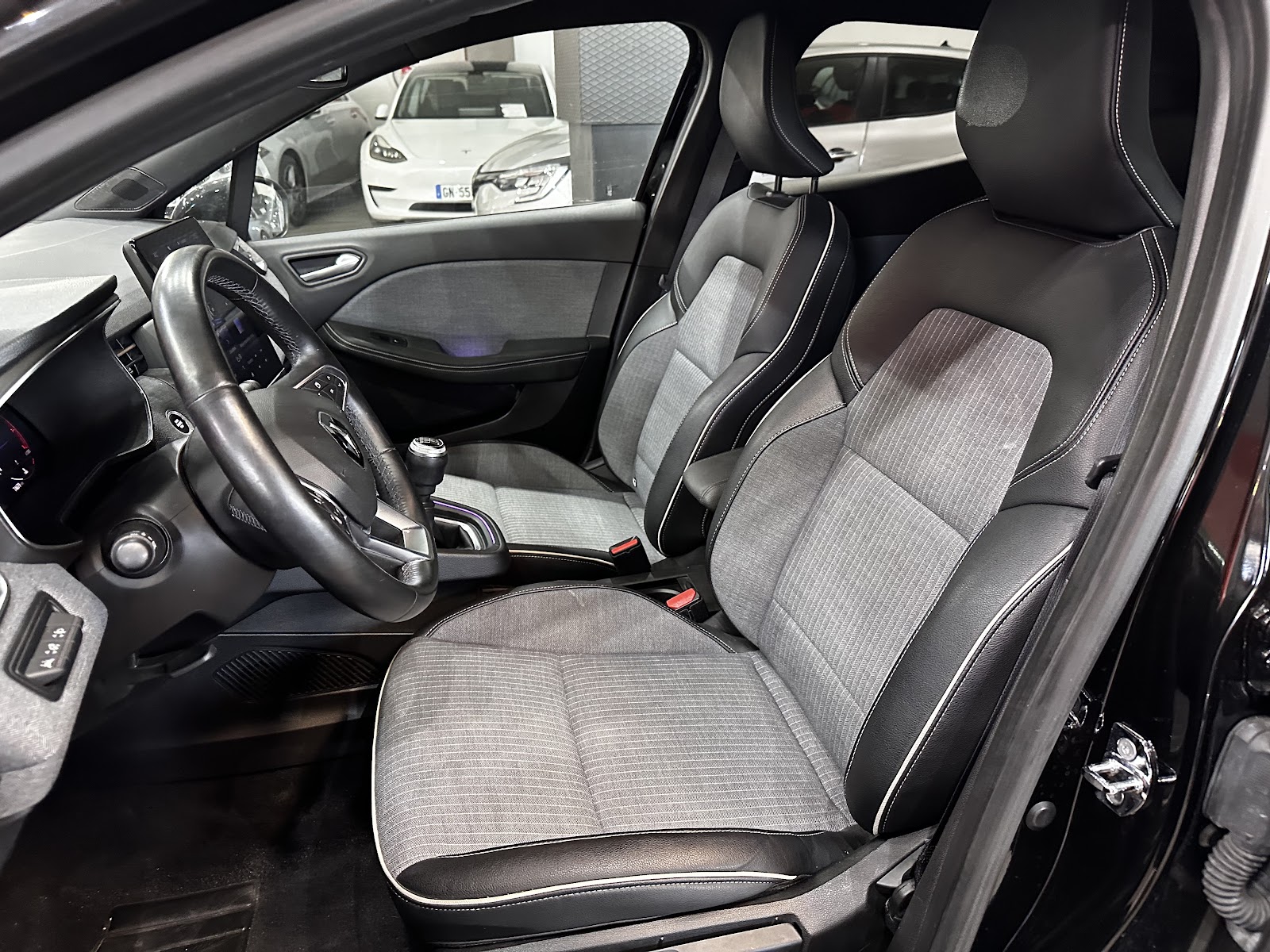 Foto 9 de RENAULT CLIO 2022 en venta en CSV Motor VALDEFUENTES