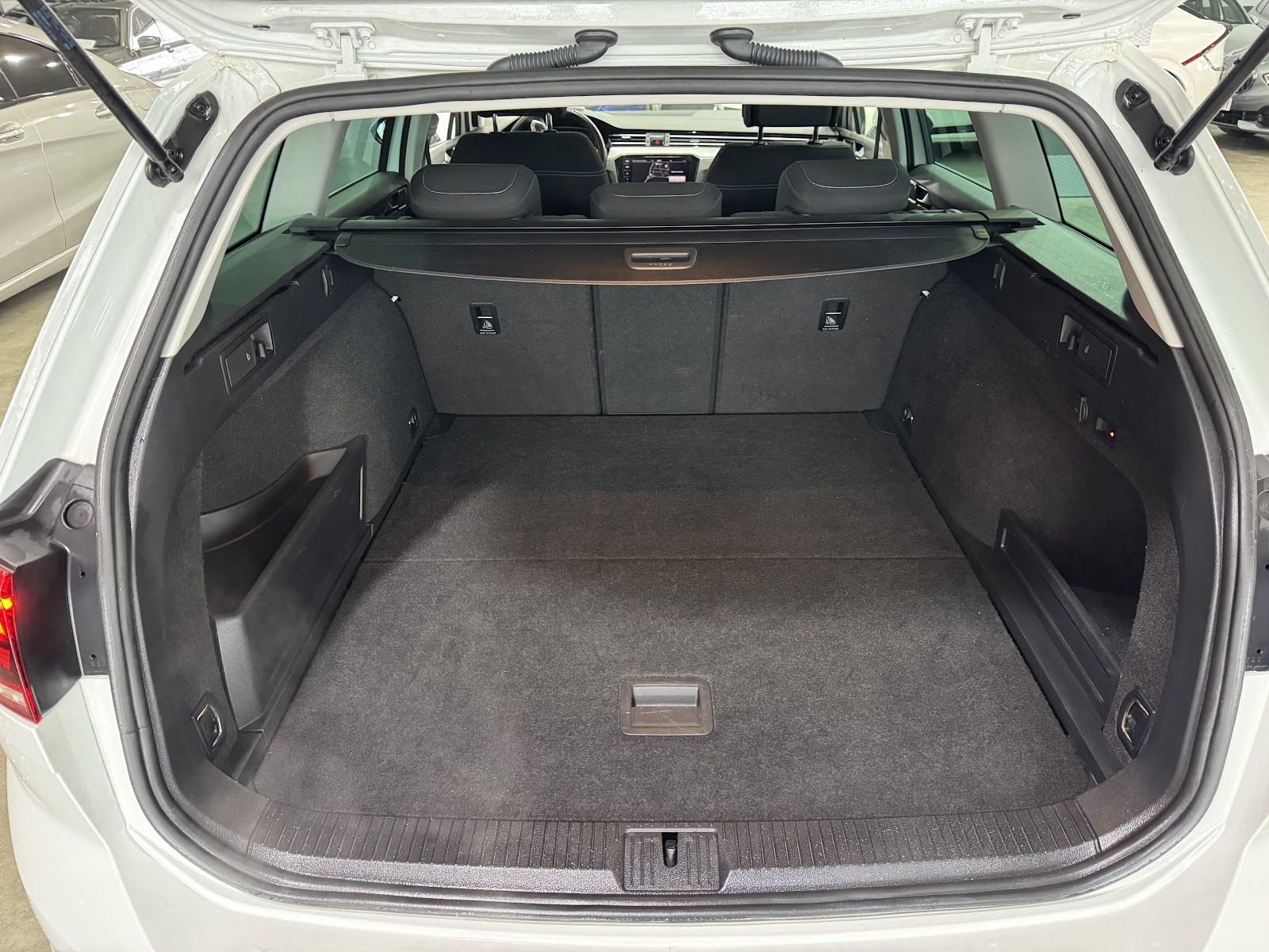 Foto 8 de VOLKSWAGEN PASSAT 2021 en venta en CSV Motor VALDEFUENTES