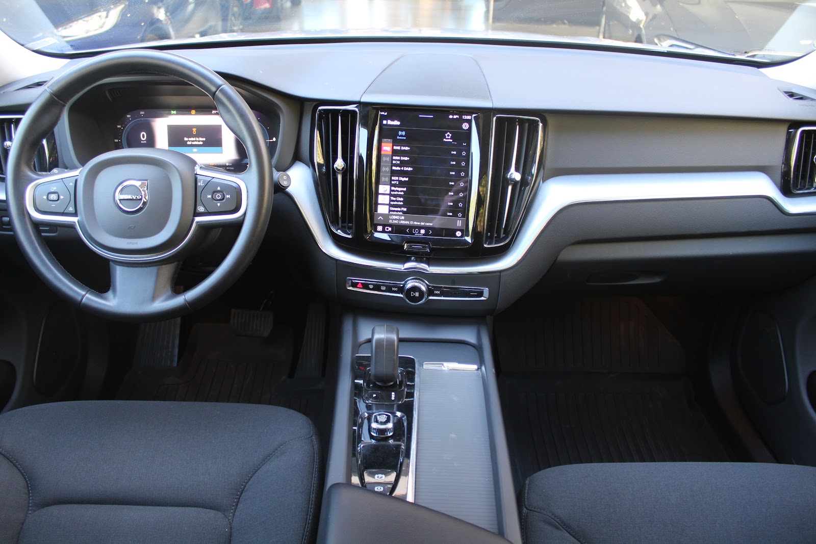Foto 10 de VOLVO XC60 2021 en venta en CSV Motor VALDEFUENTES