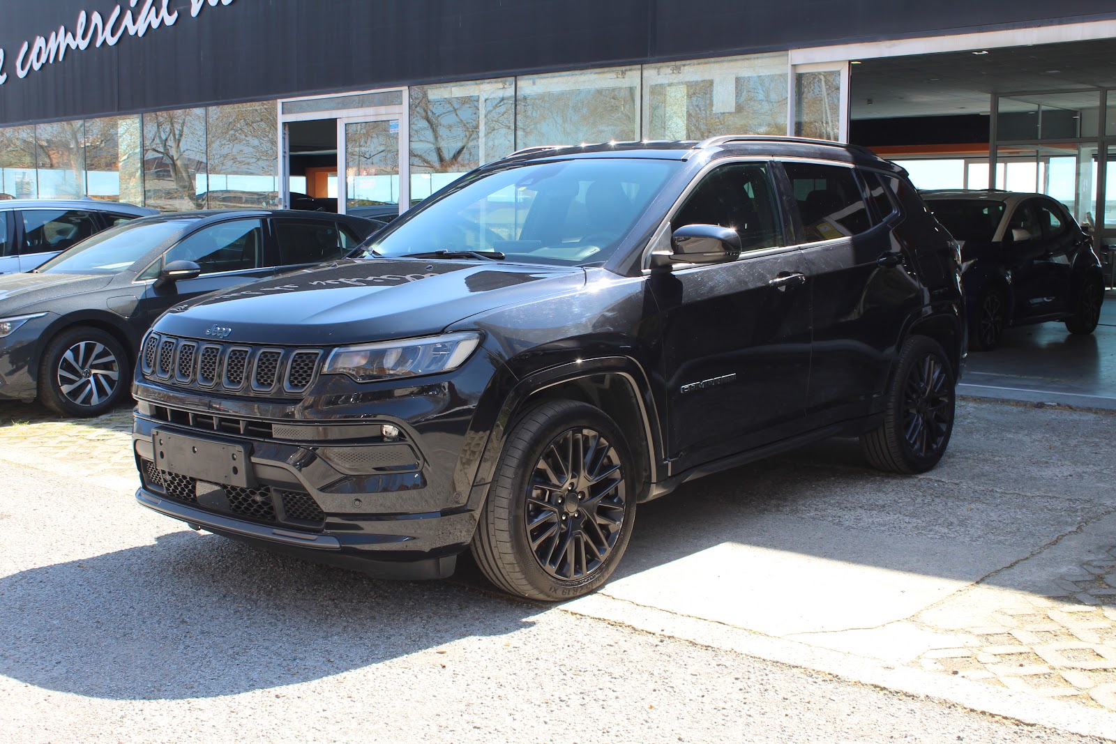 Foto 2 de JEEP COMPASS 2021 en venta en CSV Motor VALDEFUENTES