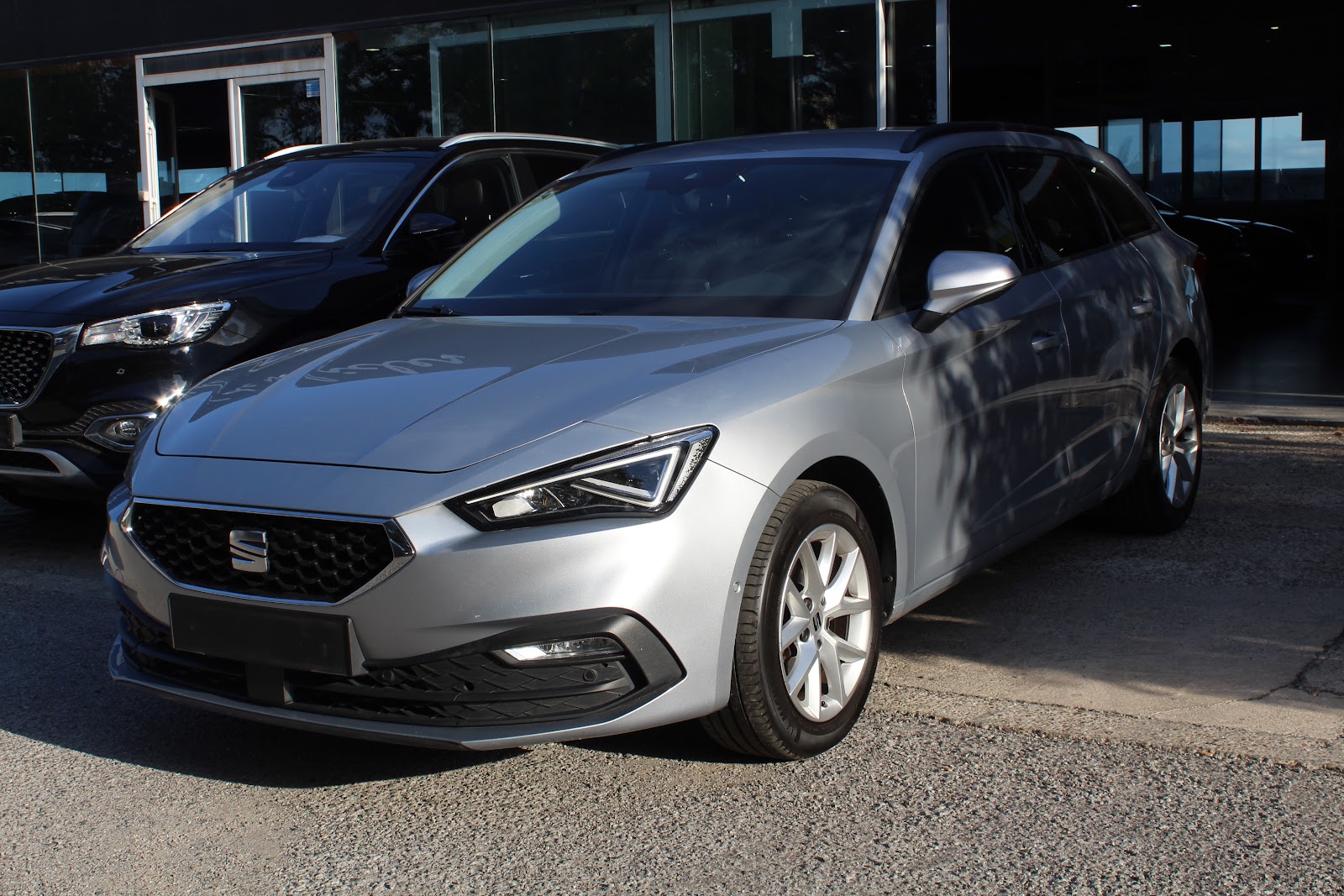 Foto 2 de SEAT LEON 2022 en venta en CSV Motor VALDEFUENTES