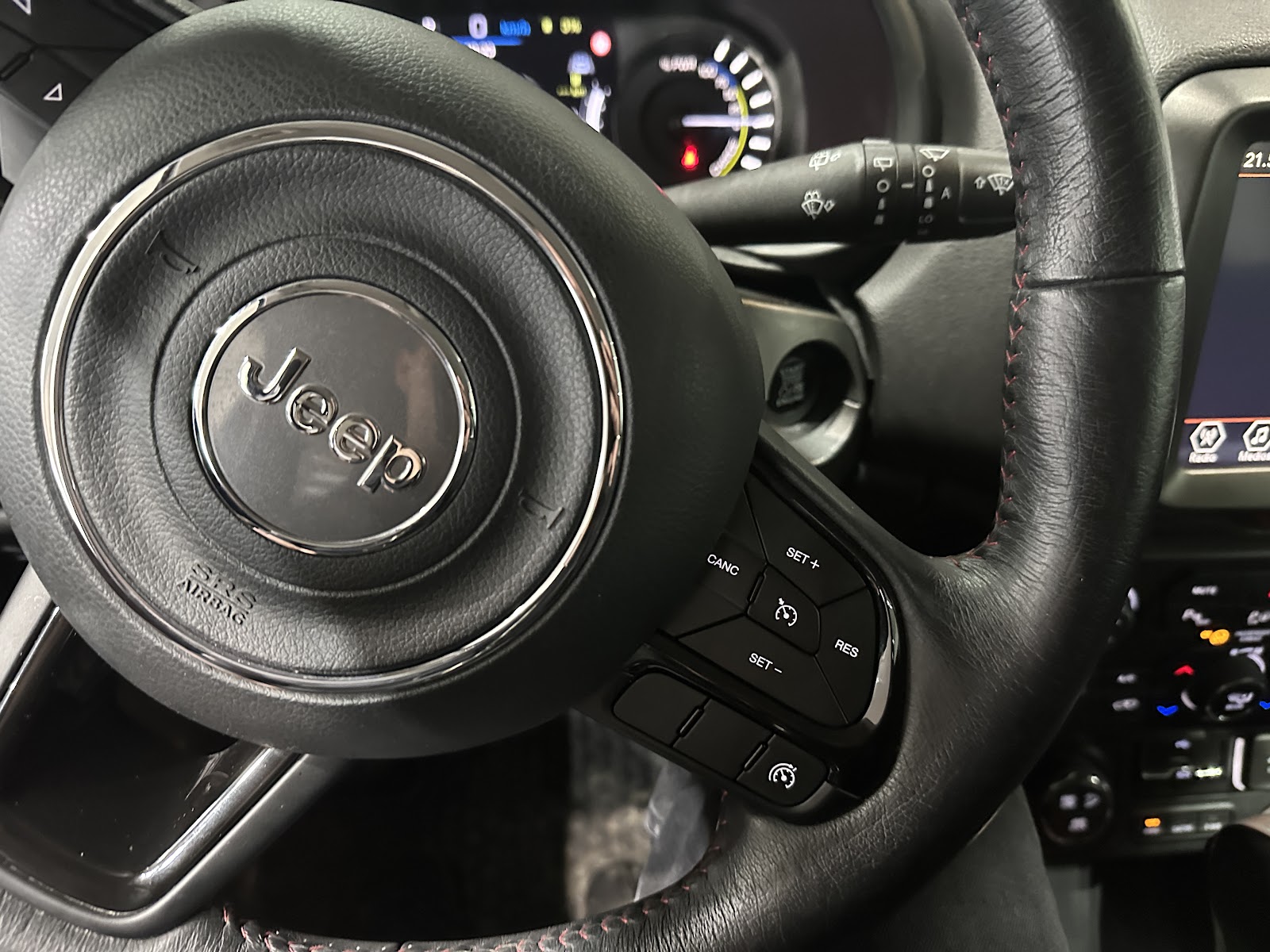 Foto 17 de JEEP RENEGADE 2022 en venta en CSV Motor VALDEFUENTES