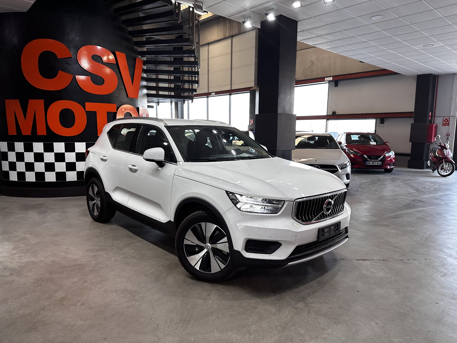 Foto 4 de VOLVO XC40 2021 en venta en CSV Motor VALDEFUENTES