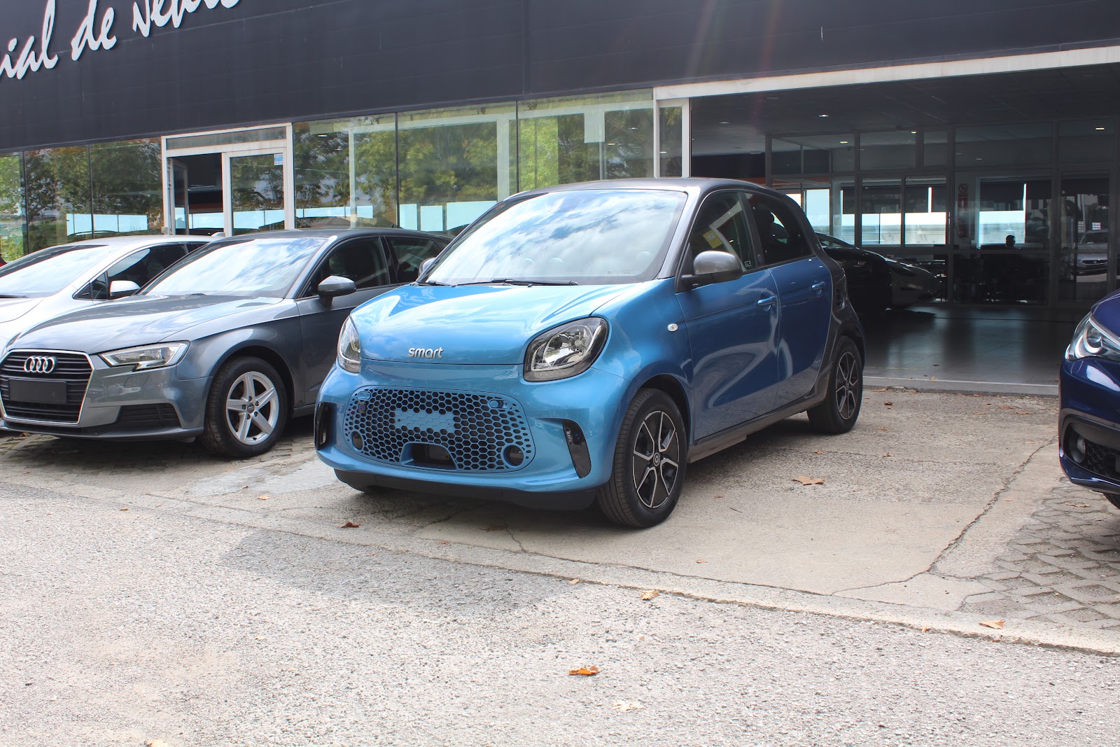 Foto 2 de smart Forfour 2022 en venta en CSV Motor VALDEFUENTES · color Azul