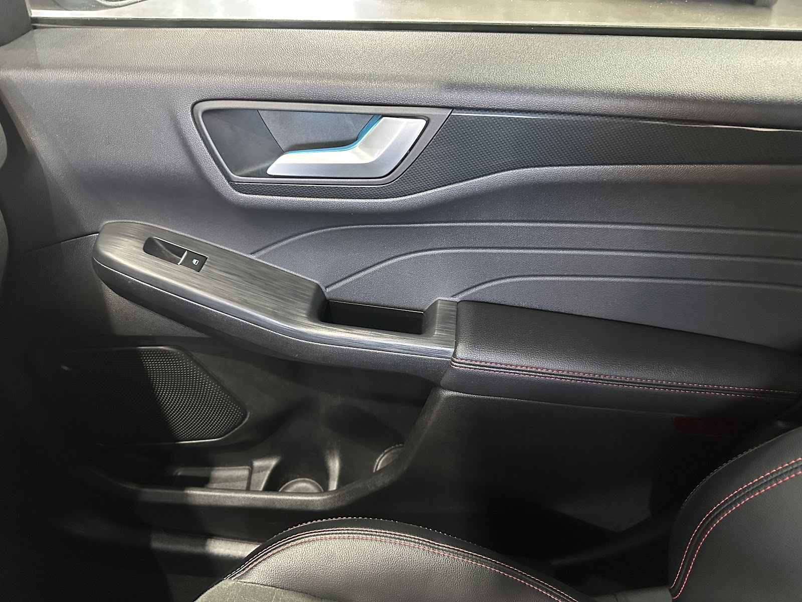 Foto 15 de FORD KUGA 2023 en venta en CSV Motor VALDEFUENTES