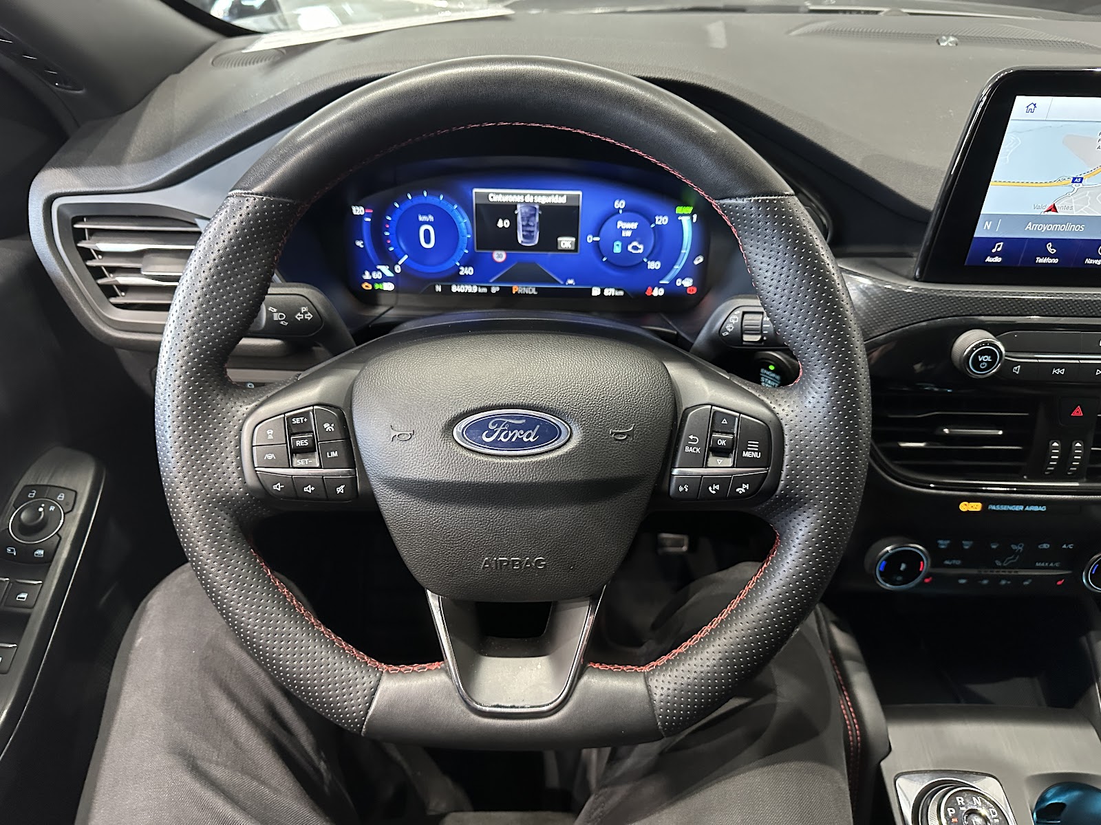 Foto 16 de FORD KUGA 2023 en venta en CSV Motor VALDEFUENTES