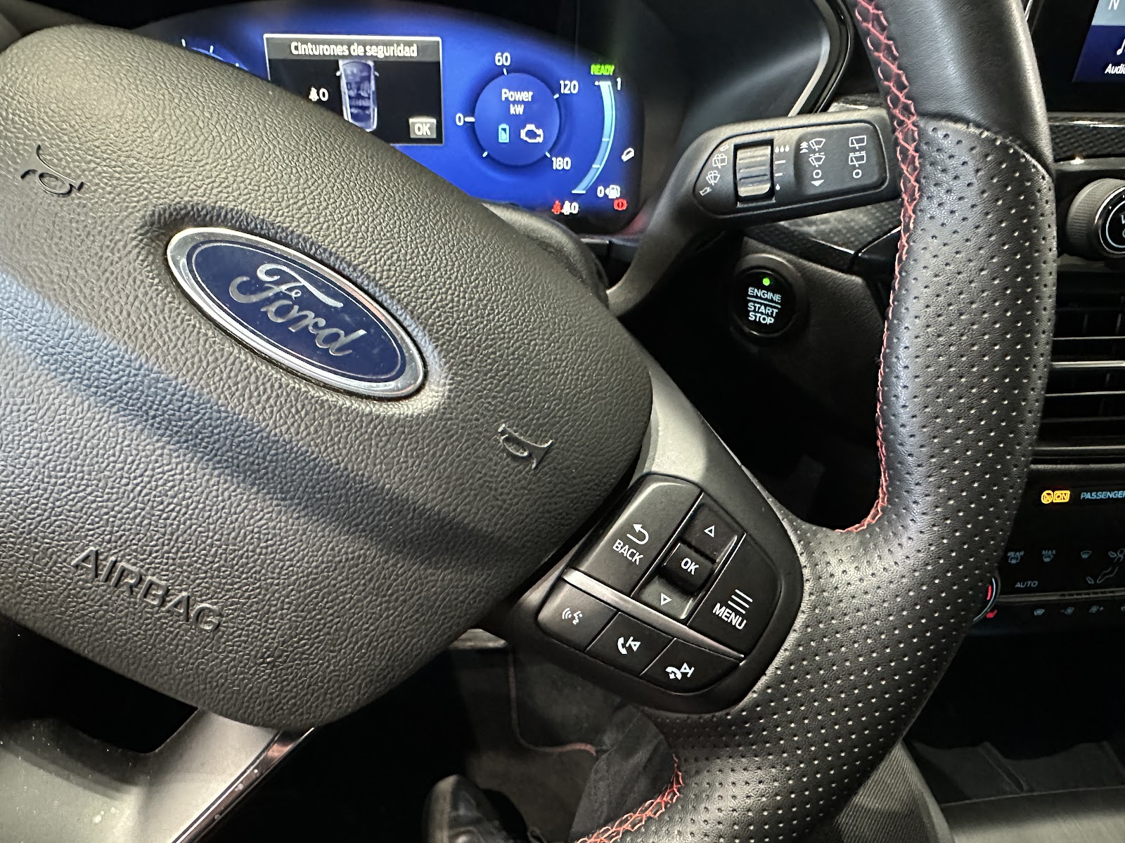 Foto 18 de FORD KUGA 2023 en venta en CSV Motor VALDEFUENTES
