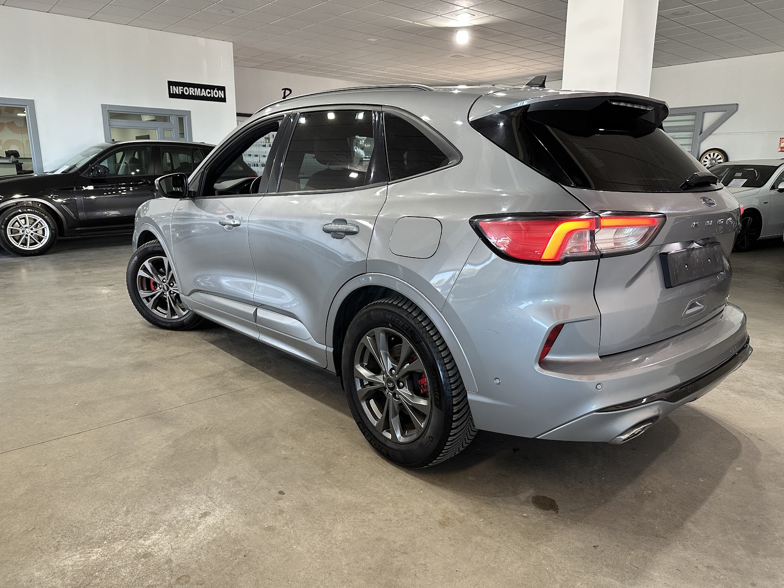 Foto 5 de FORD KUGA 2023 en venta en CSV Motor VALDEFUENTES
