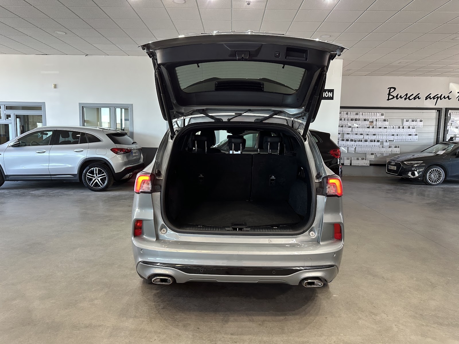 Foto 8 de FORD KUGA 2023 en venta en CSV Motor VALDEFUENTES