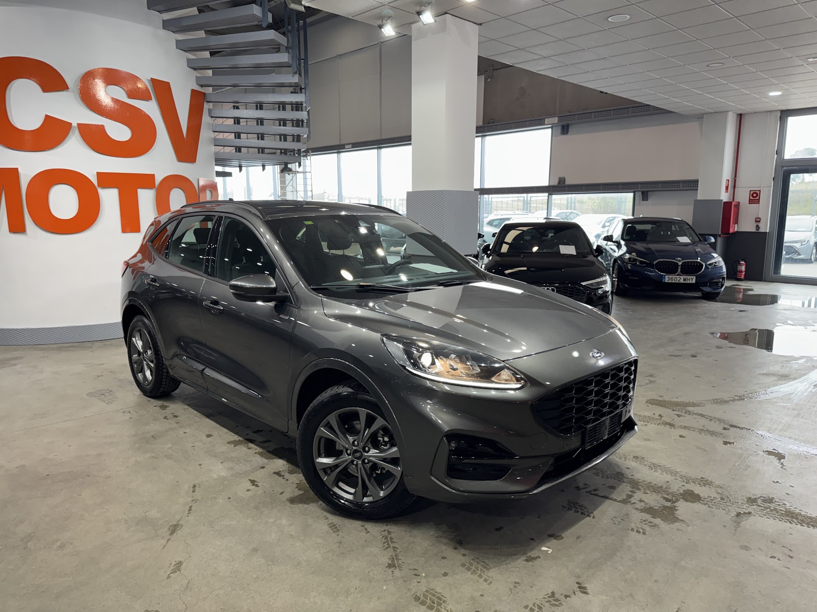 Foto 4 de FORD KUGA 2023 en venta en CSV Motor VALDEFUENTES