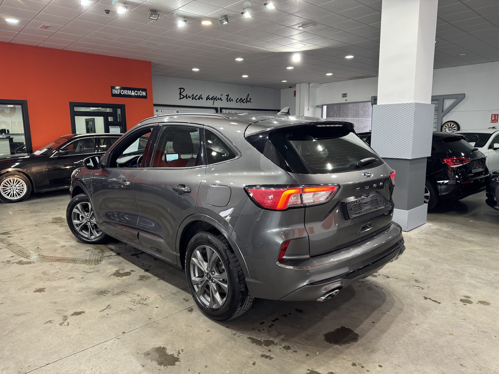 Foto 5 de FORD KUGA 2023 en venta en CSV Motor VALDEFUENTES