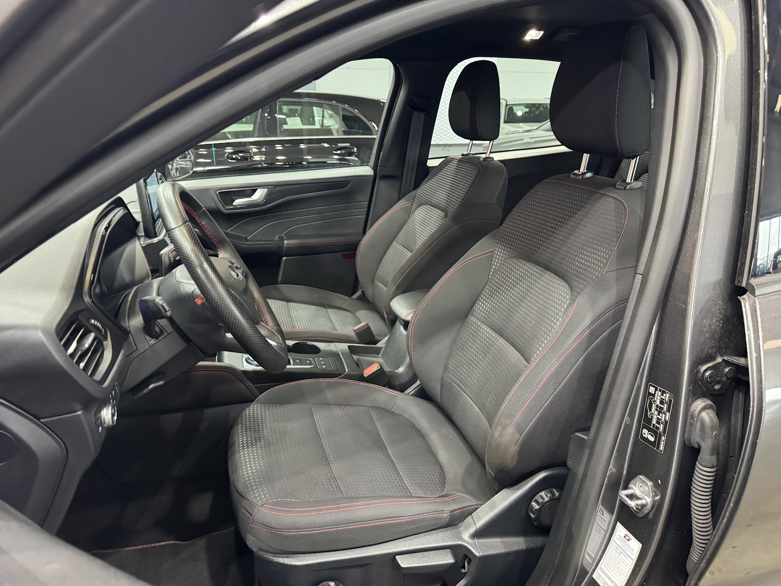 Foto 9 de FORD KUGA 2023 en venta en CSV Motor VALDEFUENTES