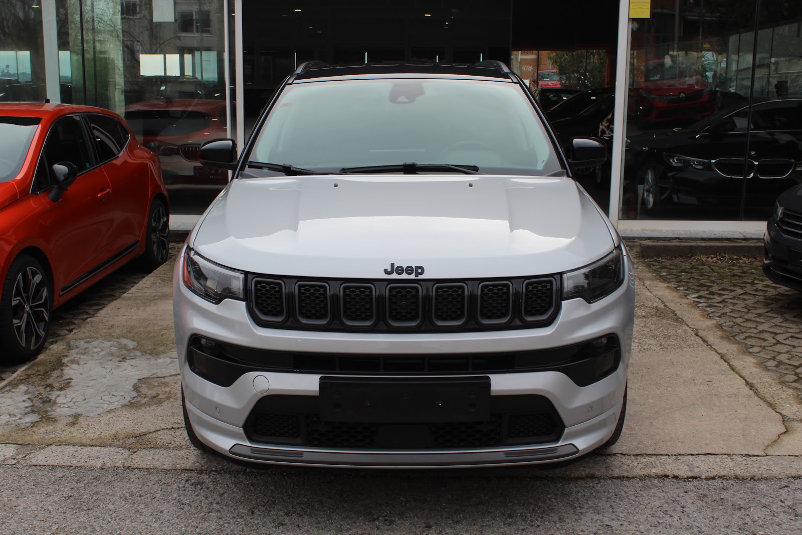 Foto 3 de JEEP COMPASS 2022 en venta en CSV Motor VALDEFUENTES