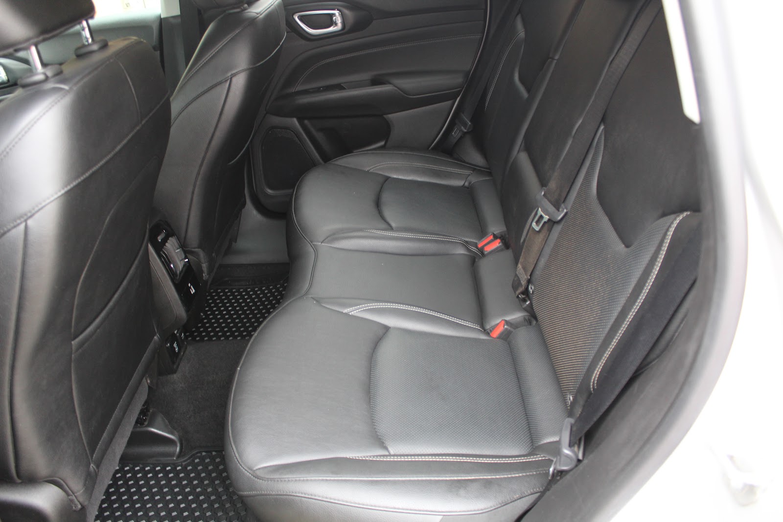 Foto 9 de JEEP COMPASS 2022 en venta en CSV Motor VALDEFUENTES