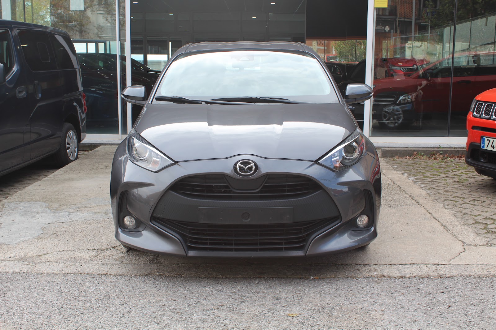 Foto 3 de MAZDA 2 2023 en venta en CSV Motor VALDEFUENTES