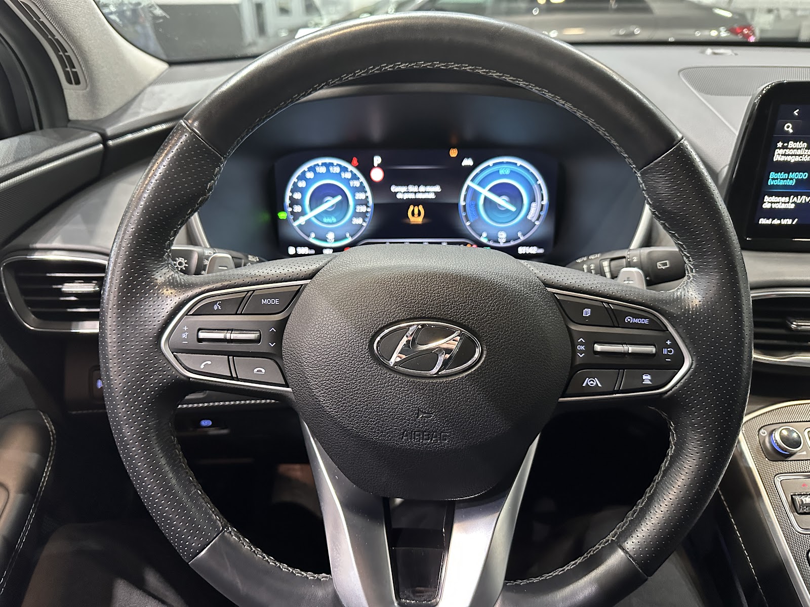 Foto 13 de HYUNDAI SANTA FE 2023 en venta en CSV Motor VALDEFUENTES