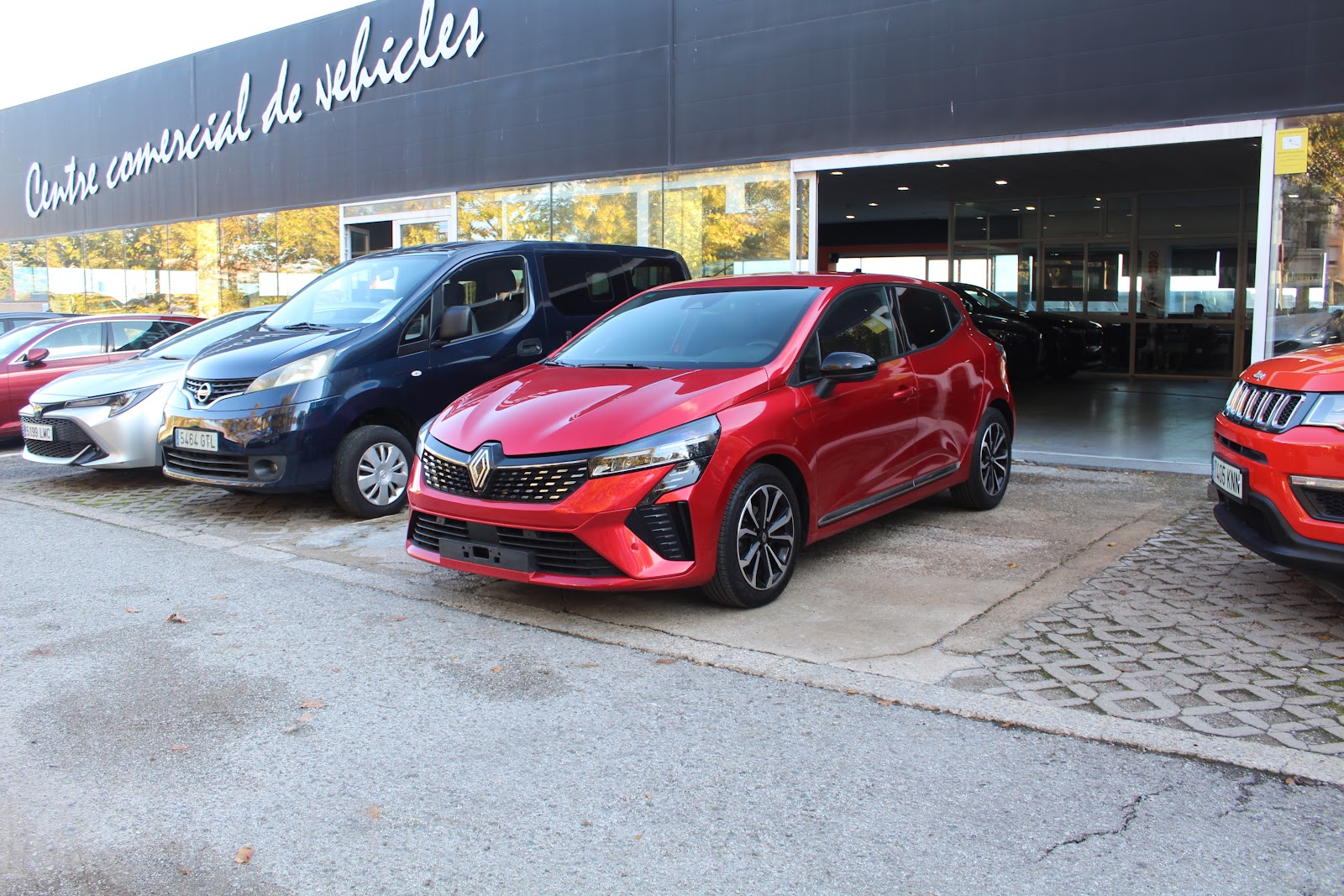 Foto 13 de Renault Clio 2024 en venta en CSV Motor BARCELONA · color Rojo Metalizado