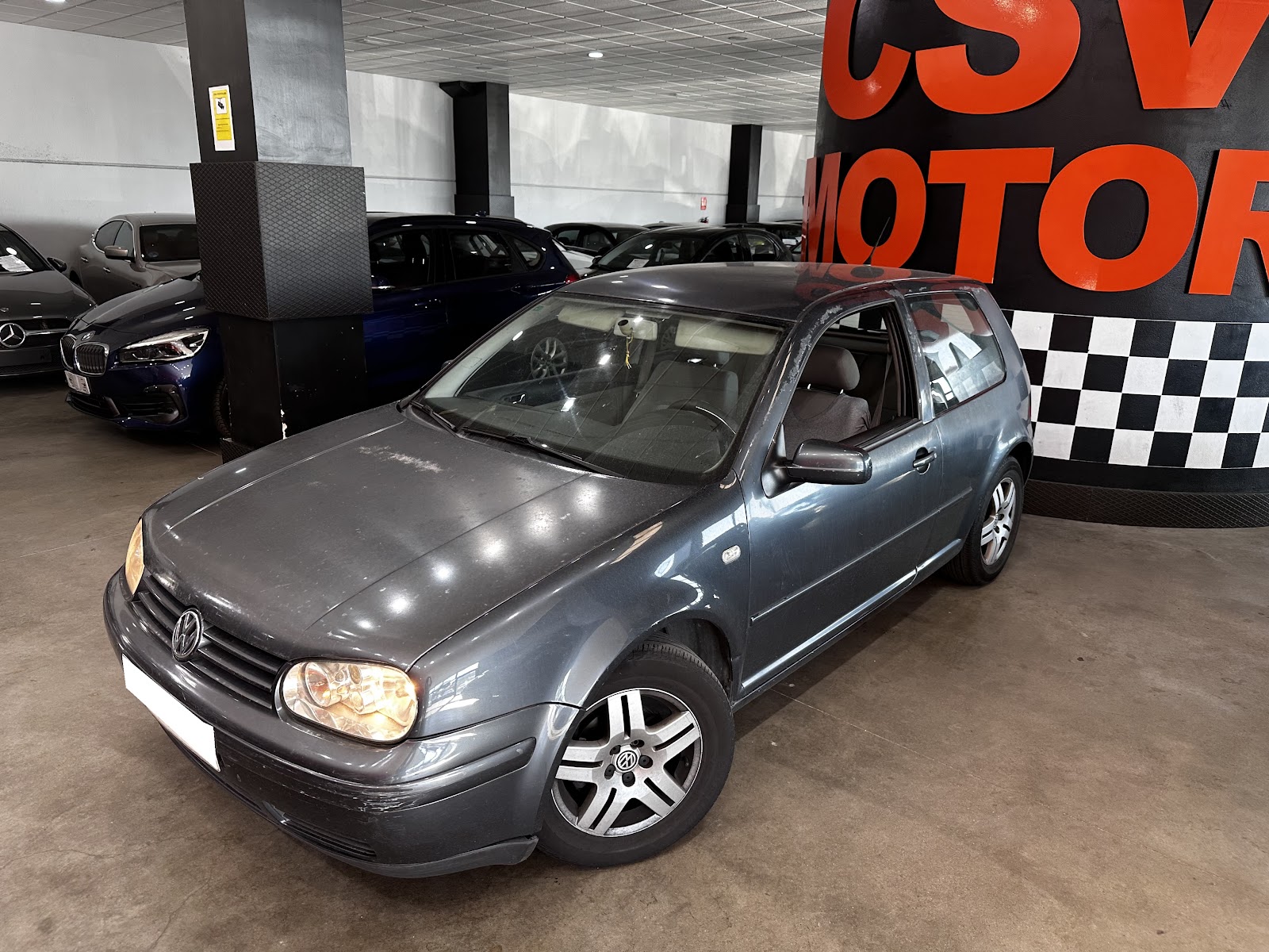 Foto 8 de Volkswagen Golf 2000 en venta en CSV Motor VALDEFUENTES · color Gris Metalizado