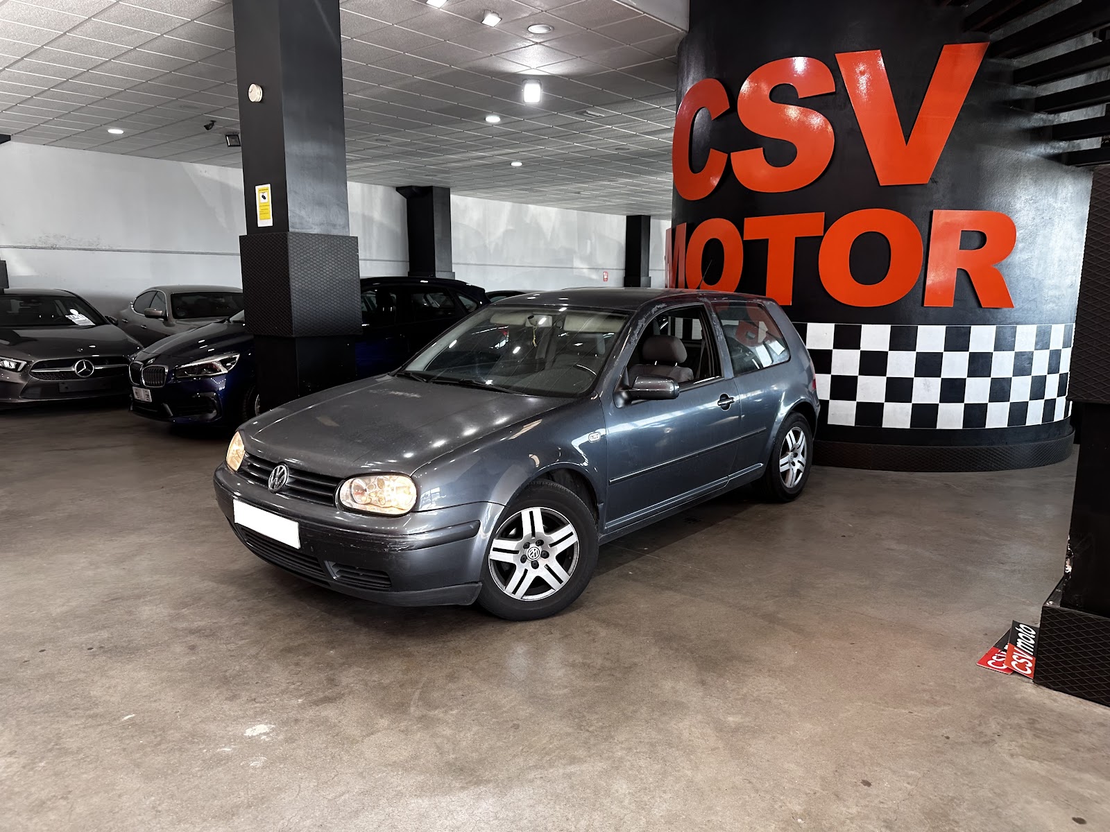 Foto 2 de VOLKSWAGEN GOLF 2000 en venta en CSV Motor VALDEFUENTES