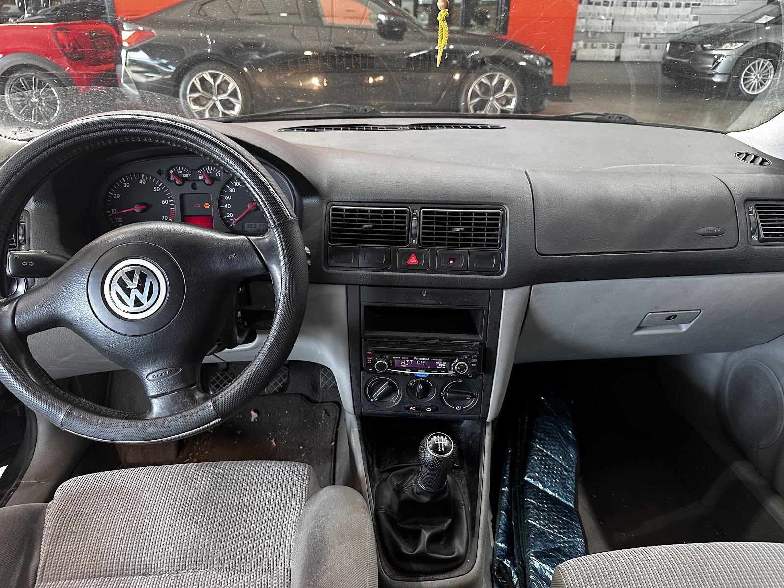 Foto 11 de VOLKSWAGEN GOLF 2000 en venta en CSV Motor VALDEFUENTES