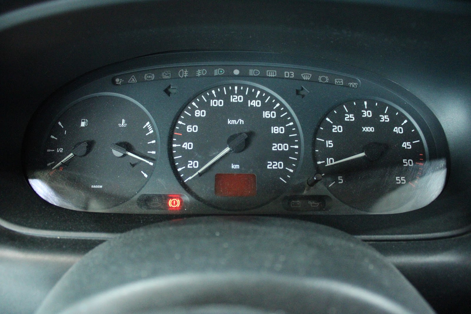 Foto 12 de RENAULT MEGANE 1997 en venta en CSV Motor VALDEFUENTES