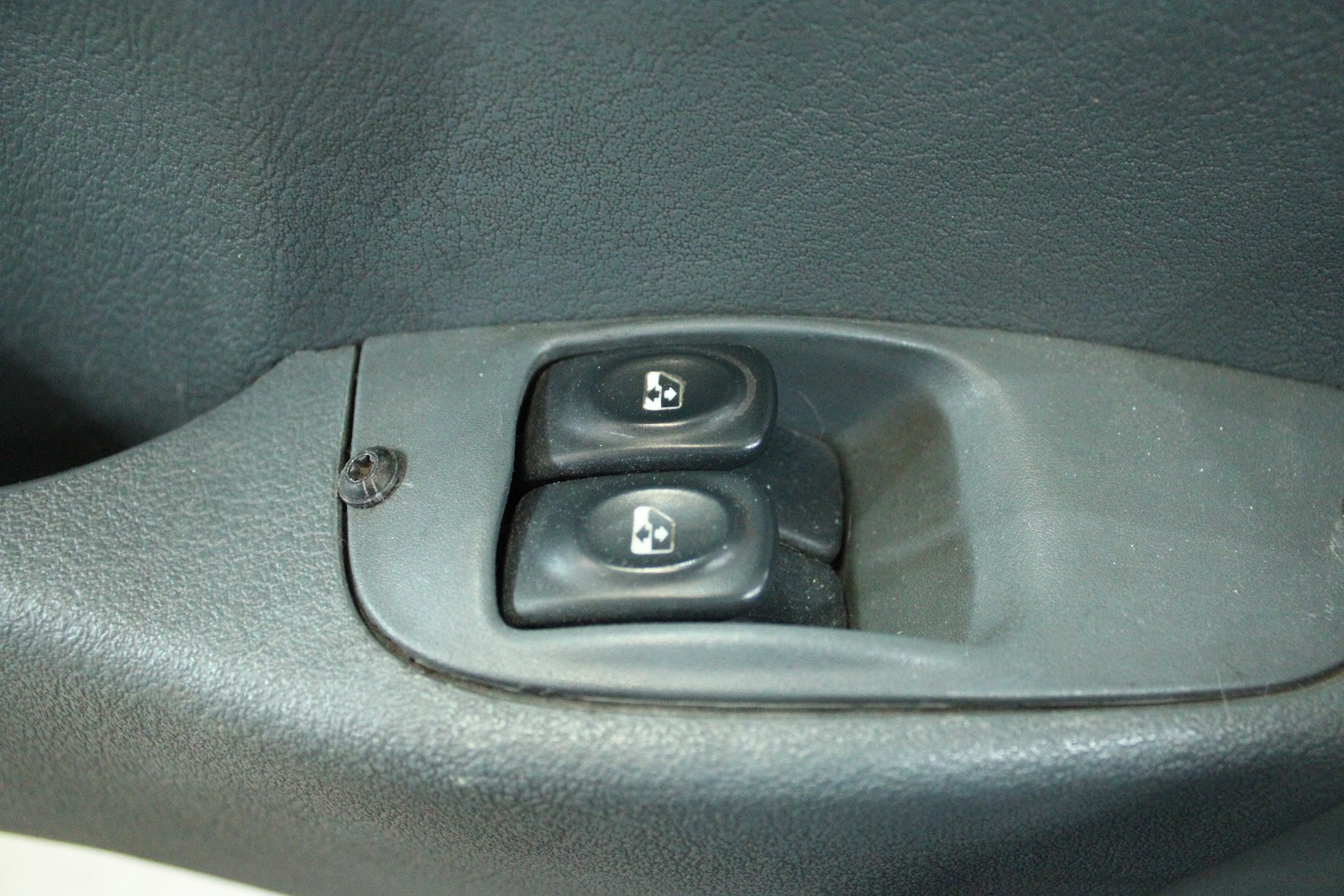Foto 13 de RENAULT MEGANE 1997 en venta en CSV Motor VALDEFUENTES