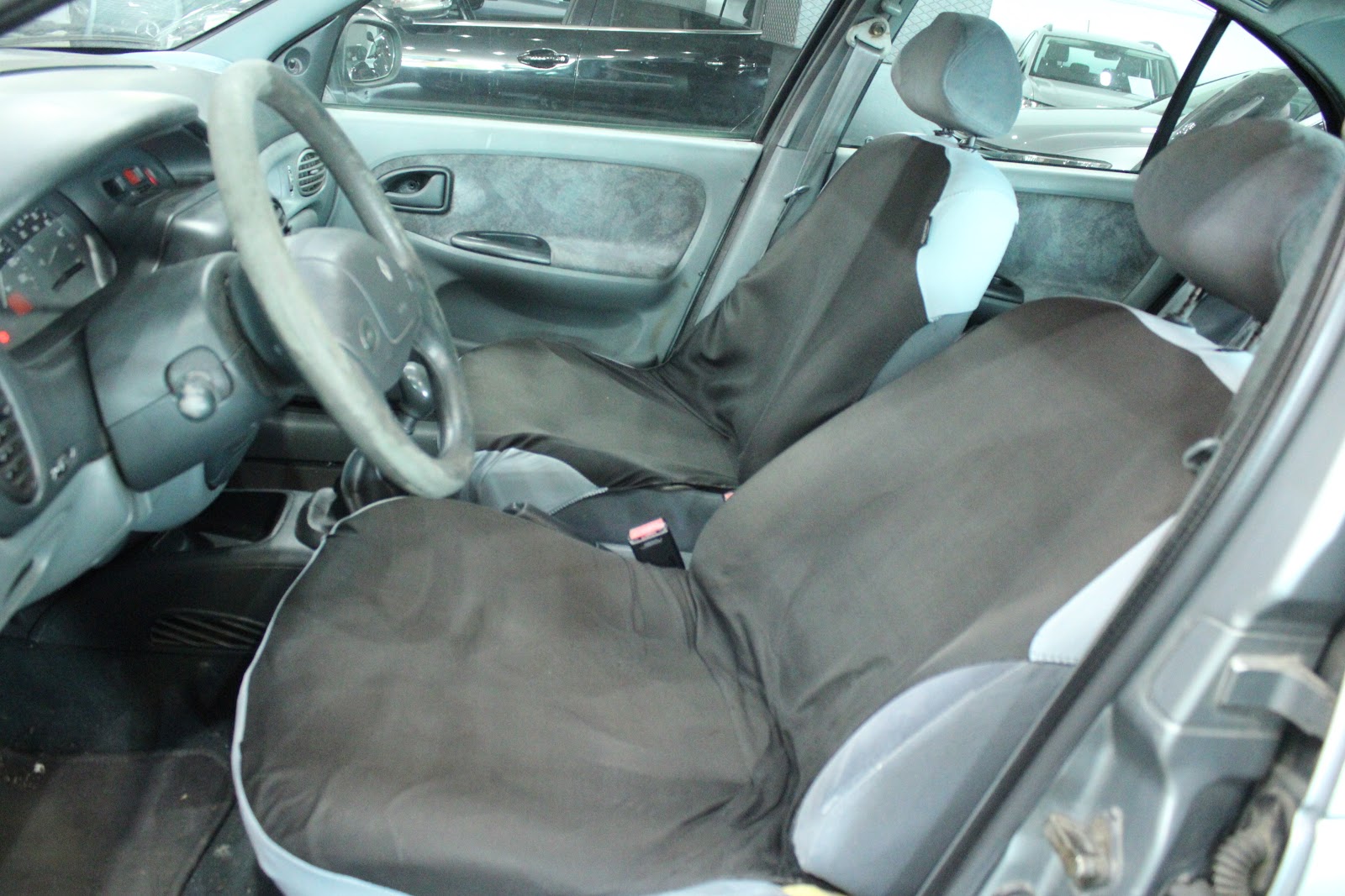 Foto 6 de RENAULT MEGANE 1997 en venta en CSV Motor VALDEFUENTES