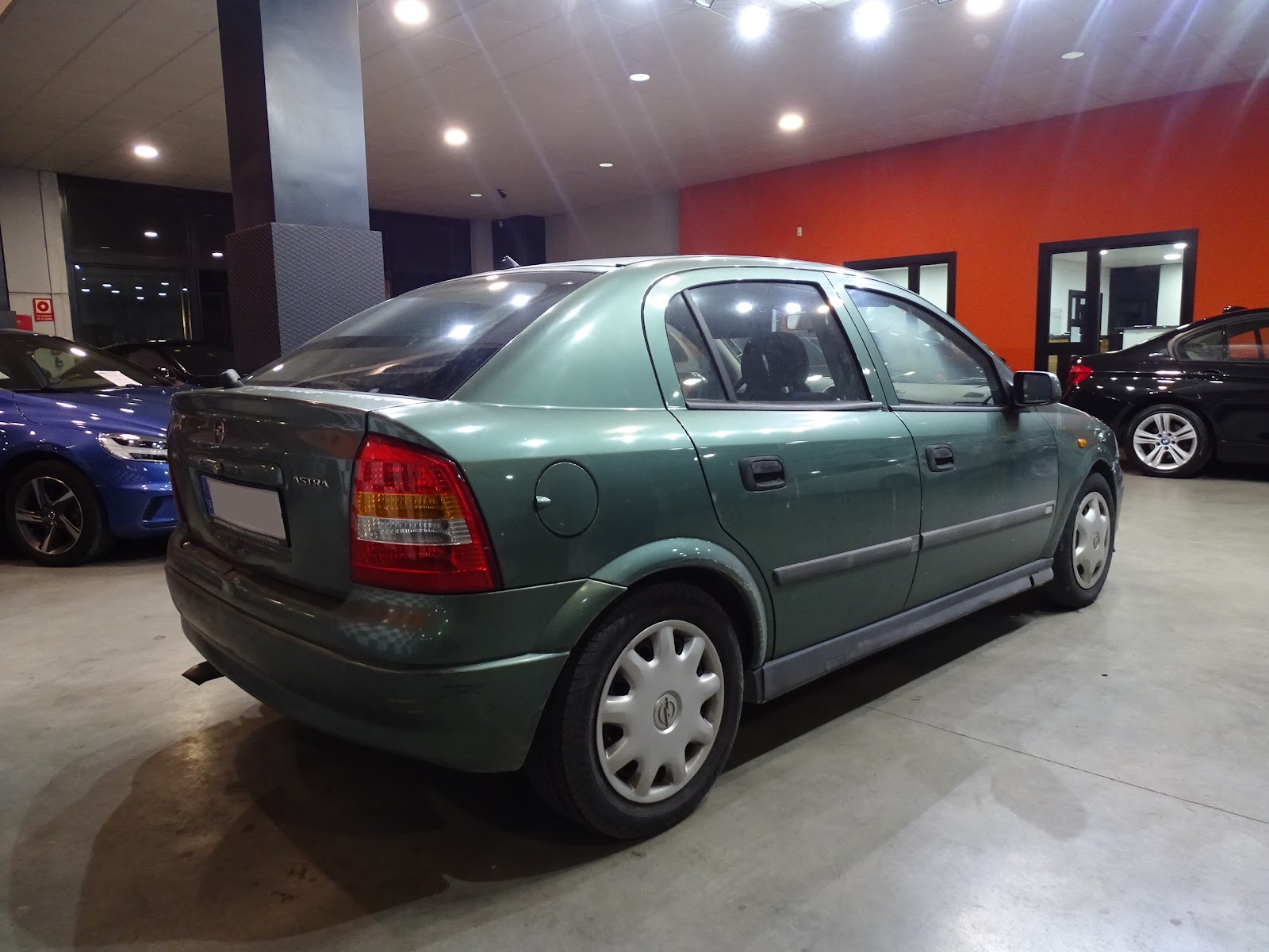 Foto 3 de OPEL ASTRA 1988 en venta en CSV Motor VALDEFUENTES