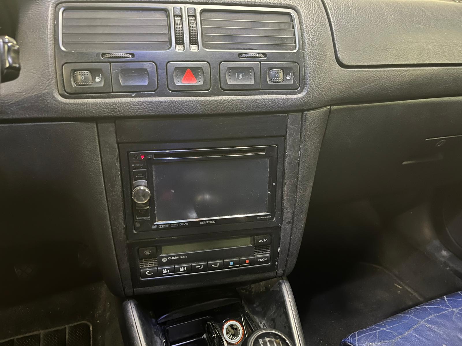 Foto 7 de VOLKSWAGEN GOLF 1999 en venta en CSV Motor VALDEFUENTES