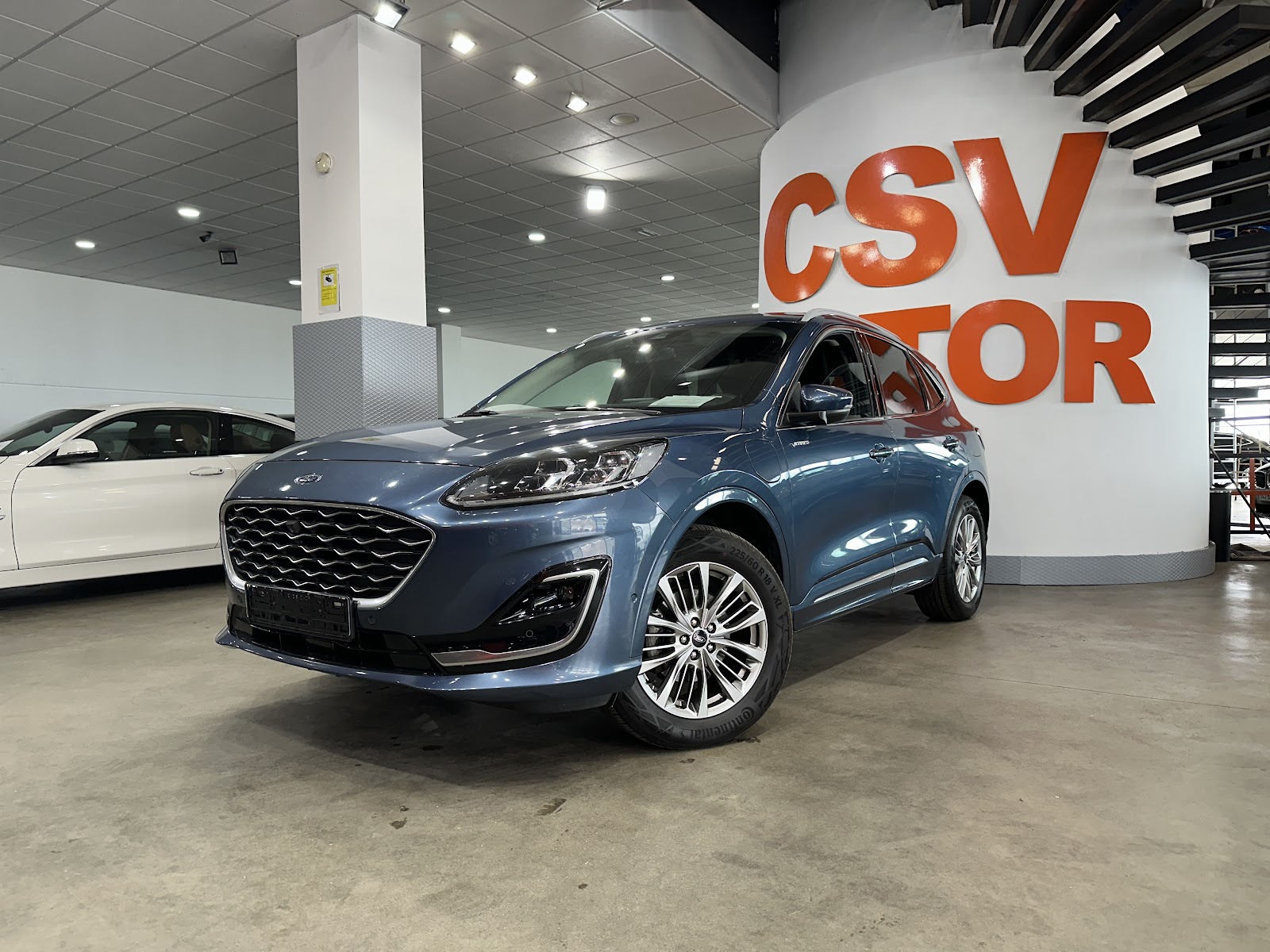 Foto 2 de FORD KUGA 2022 en venta en CSV Motor VALDEFUENTES