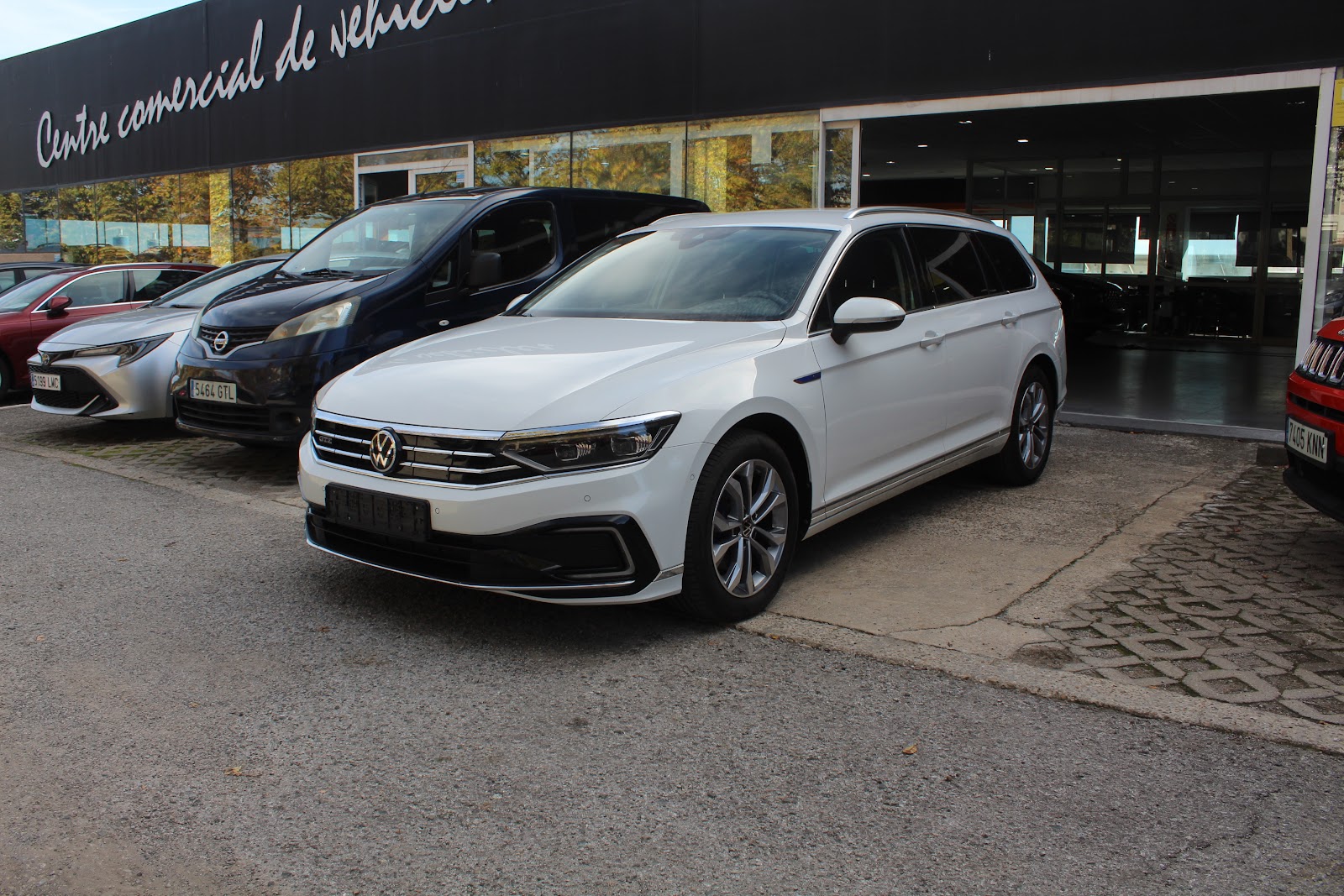 Foto 6 de Volkswagen Passat 2021 en venta en CSV Motor VALDEFUENTES · color Blanco