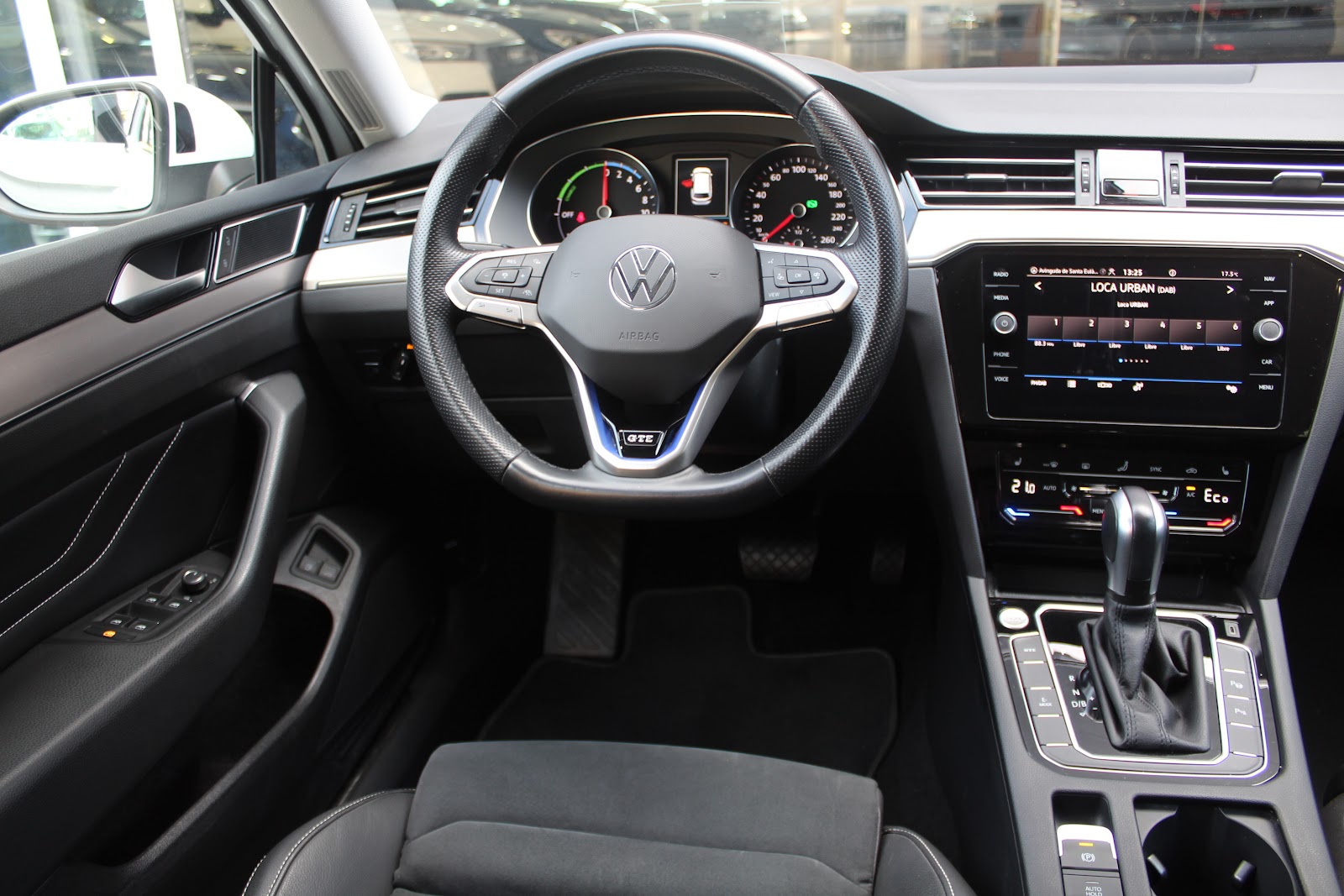 Foto 11 de VOLKSWAGEN PASSAT 2021 en venta en CSV Motor VALDEFUENTES