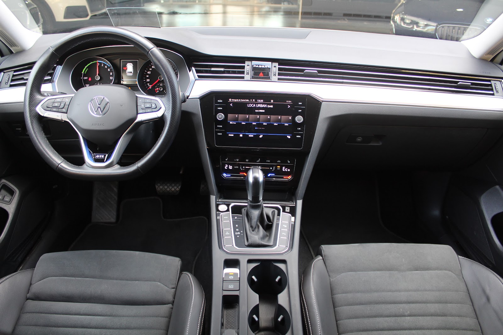Foto 10 de VOLKSWAGEN PASSAT 2021 en venta en CSV Motor VALDEFUENTES
