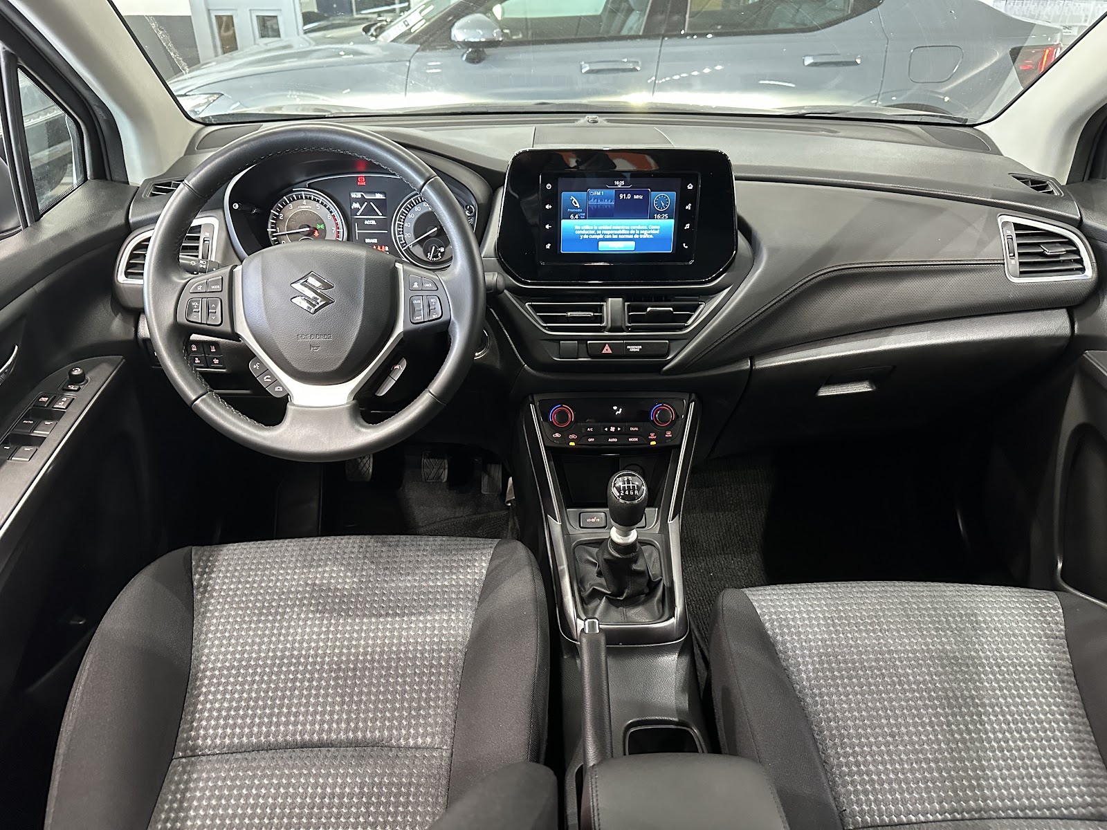 Foto 10 de SUZUKI SWACE 2021 en venta en CSV Motor VALDEFUENTES