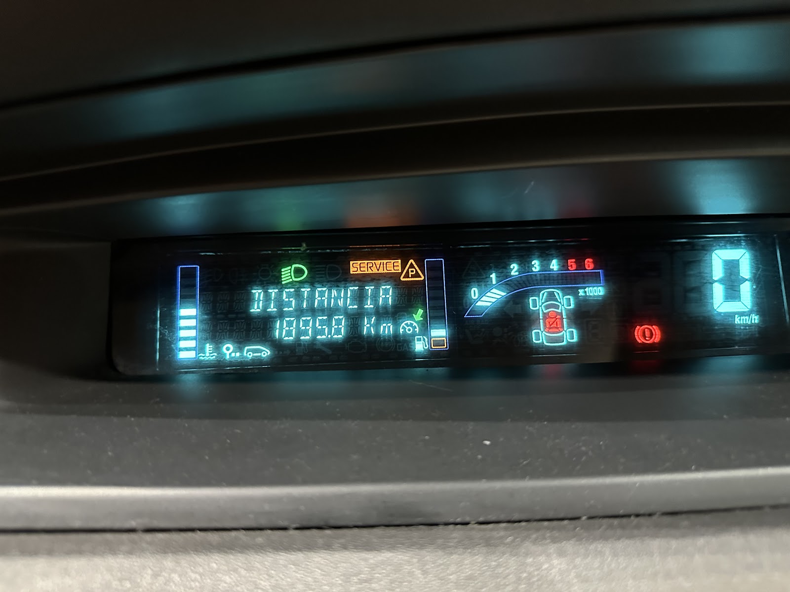 Foto 19 de RENAULT SCENIC 2004 en venta en CSV Motor VALDEFUENTES